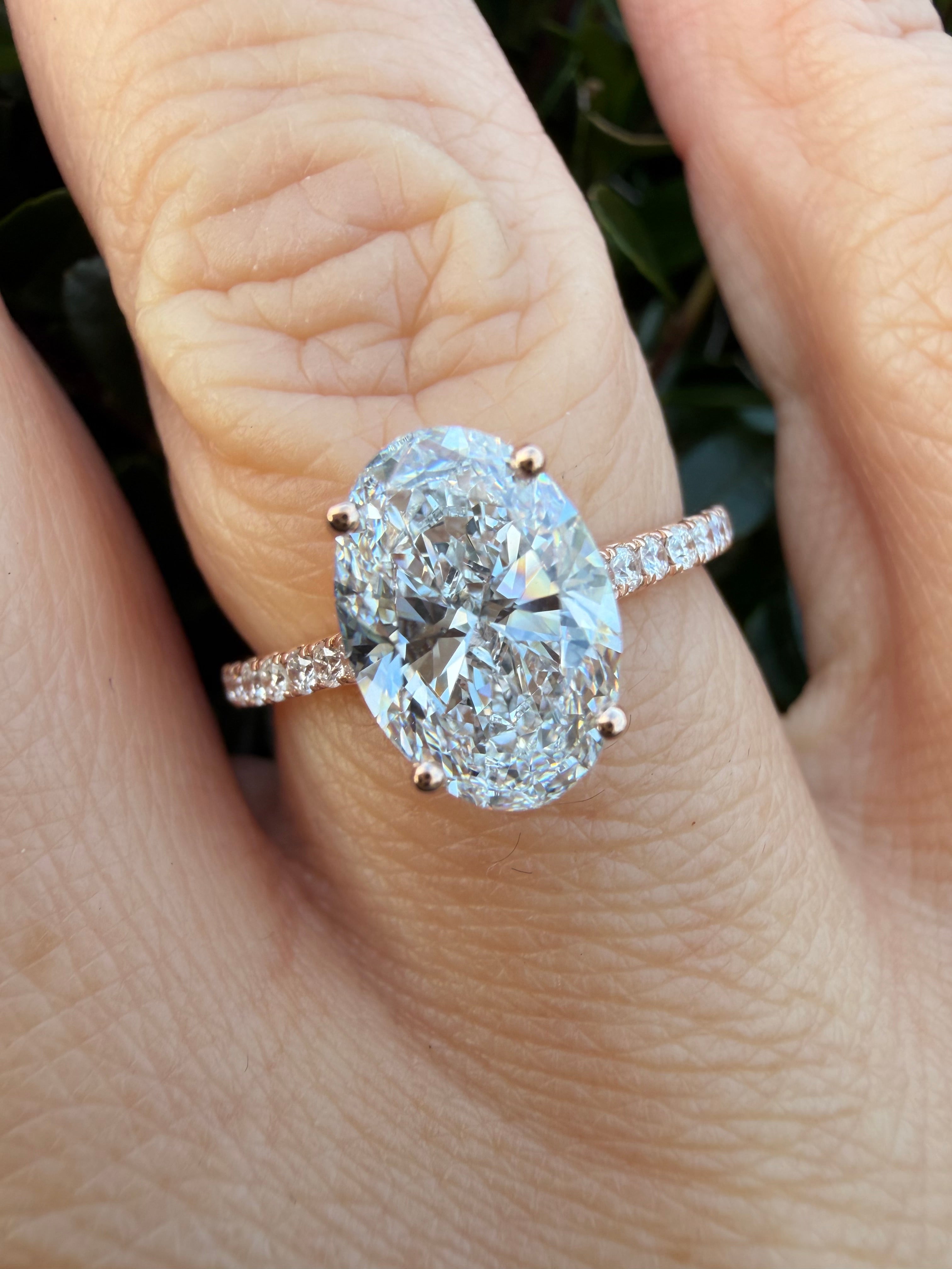 2.24ct Oval Cut Lab grown Diamond Ring IGI certified 9k Rose Gold