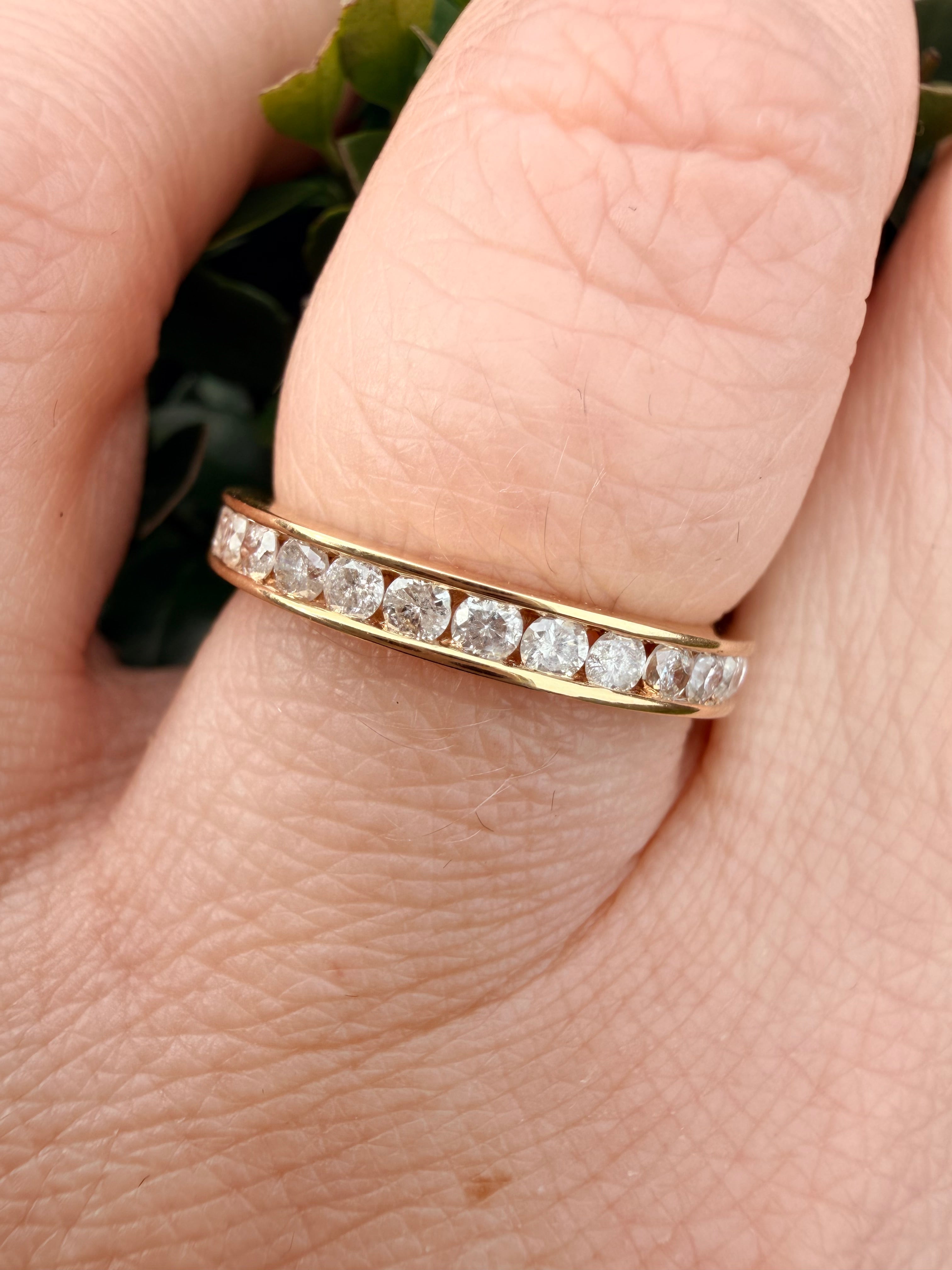 18k Gold 1.00ct Natural Round Cut Diamond Full Eternity Ring Certified