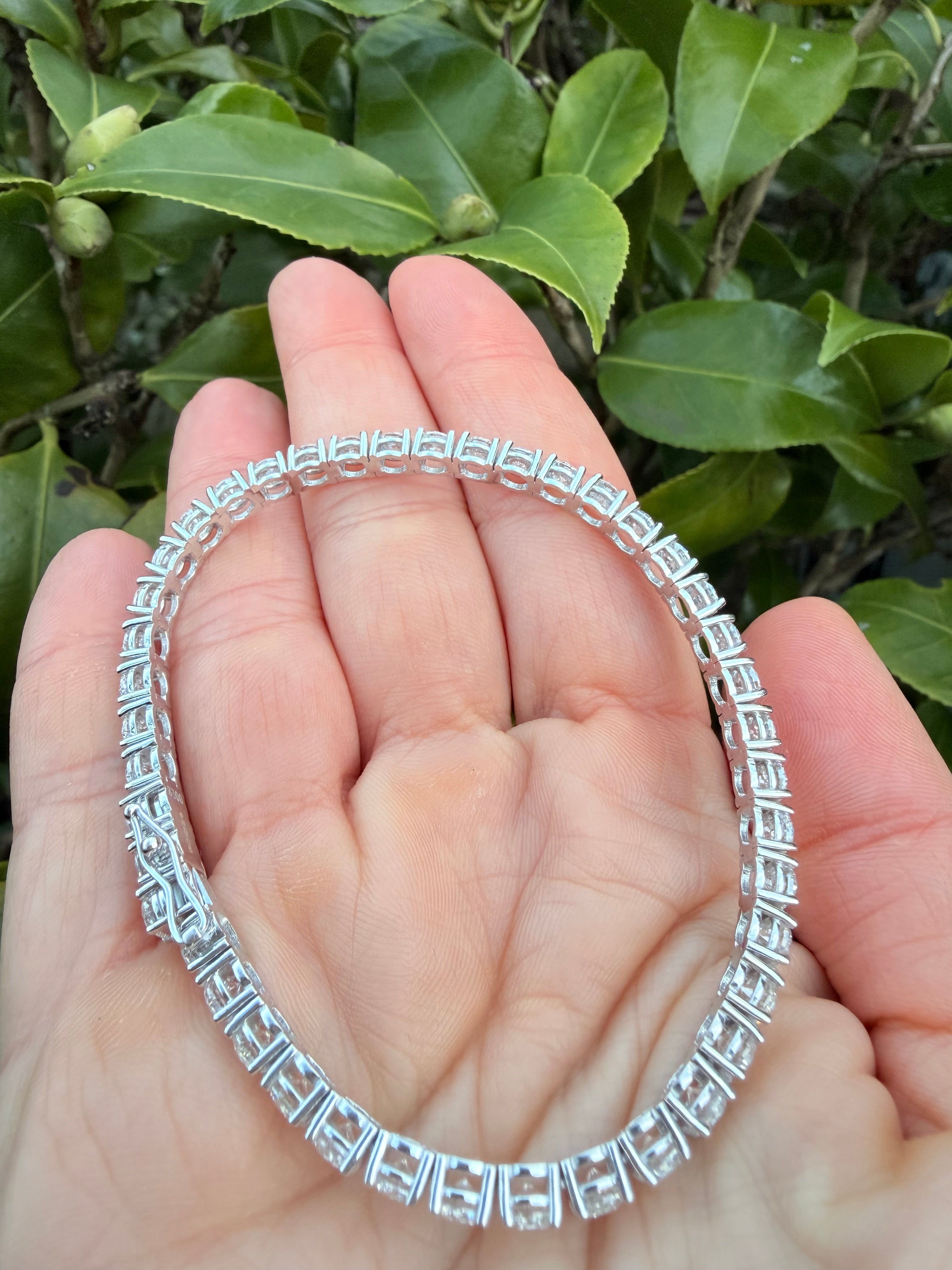 18k White Gold 9.85ct Natural Round Cut Diamond Bracelet Certified