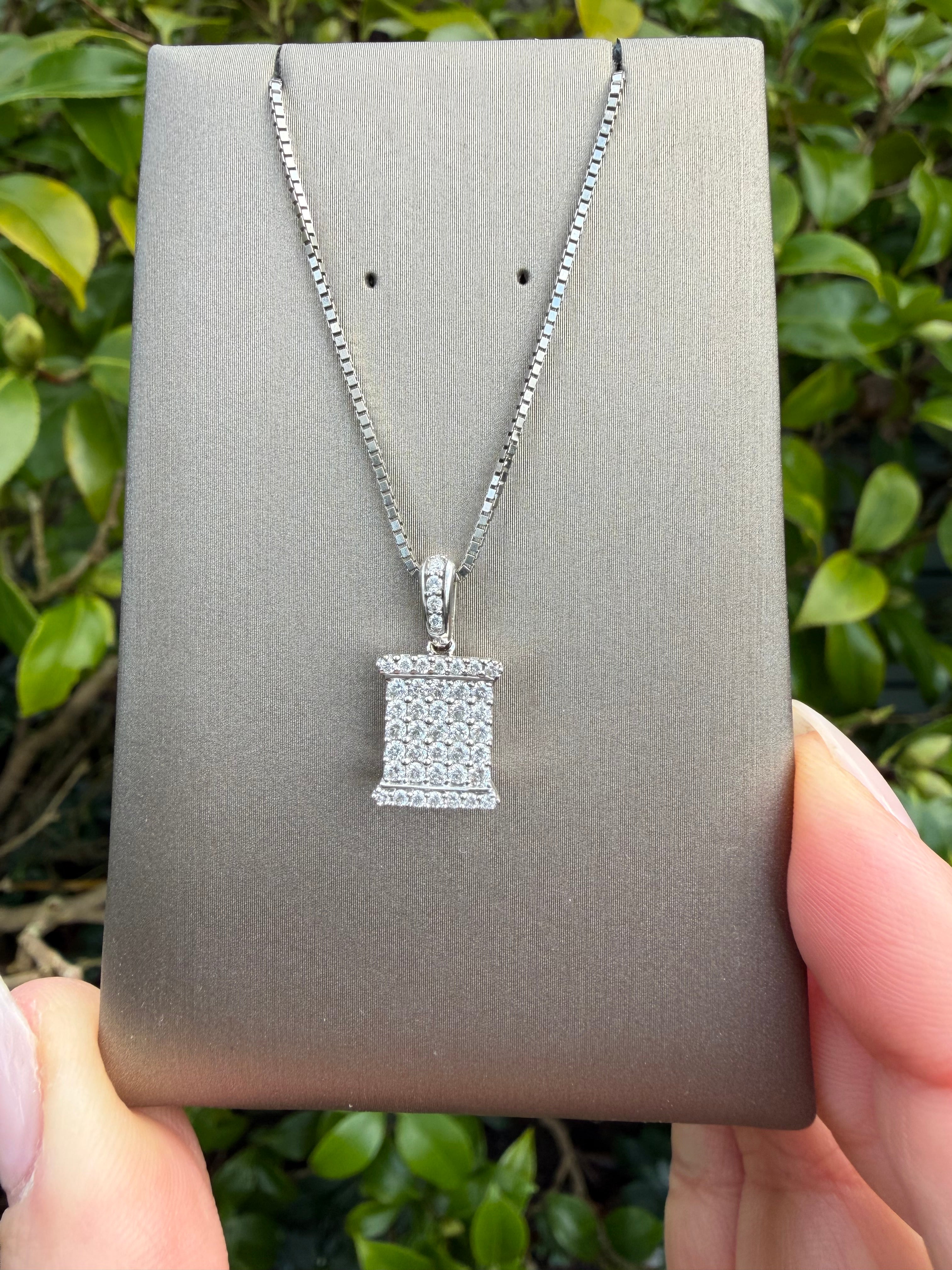 9k White Gold 0.50 Ct Natural Diamond Pendant And Chain Set Certified