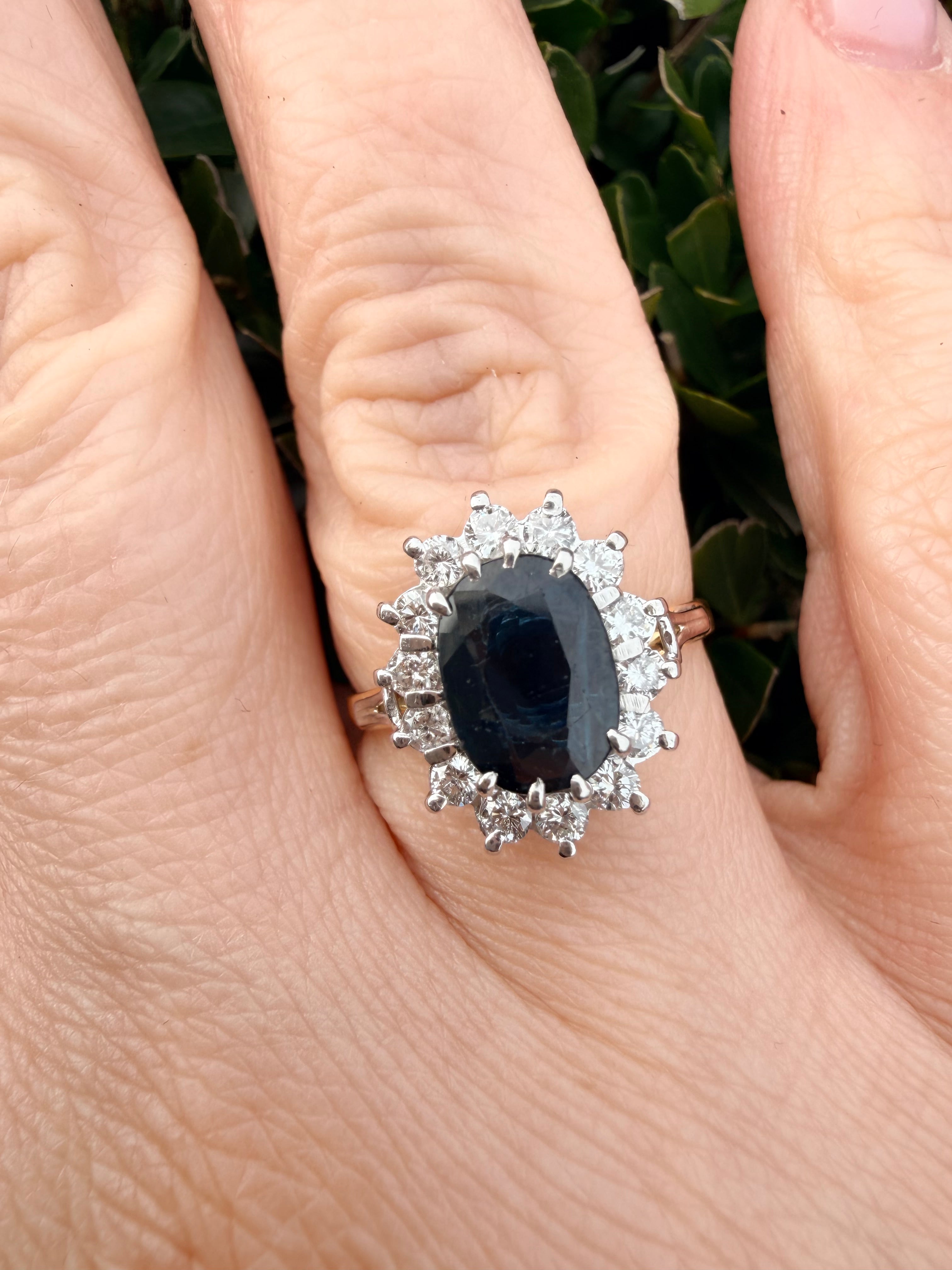 18k Gold Natural Sapphire And Natural Diamond Ring Certified