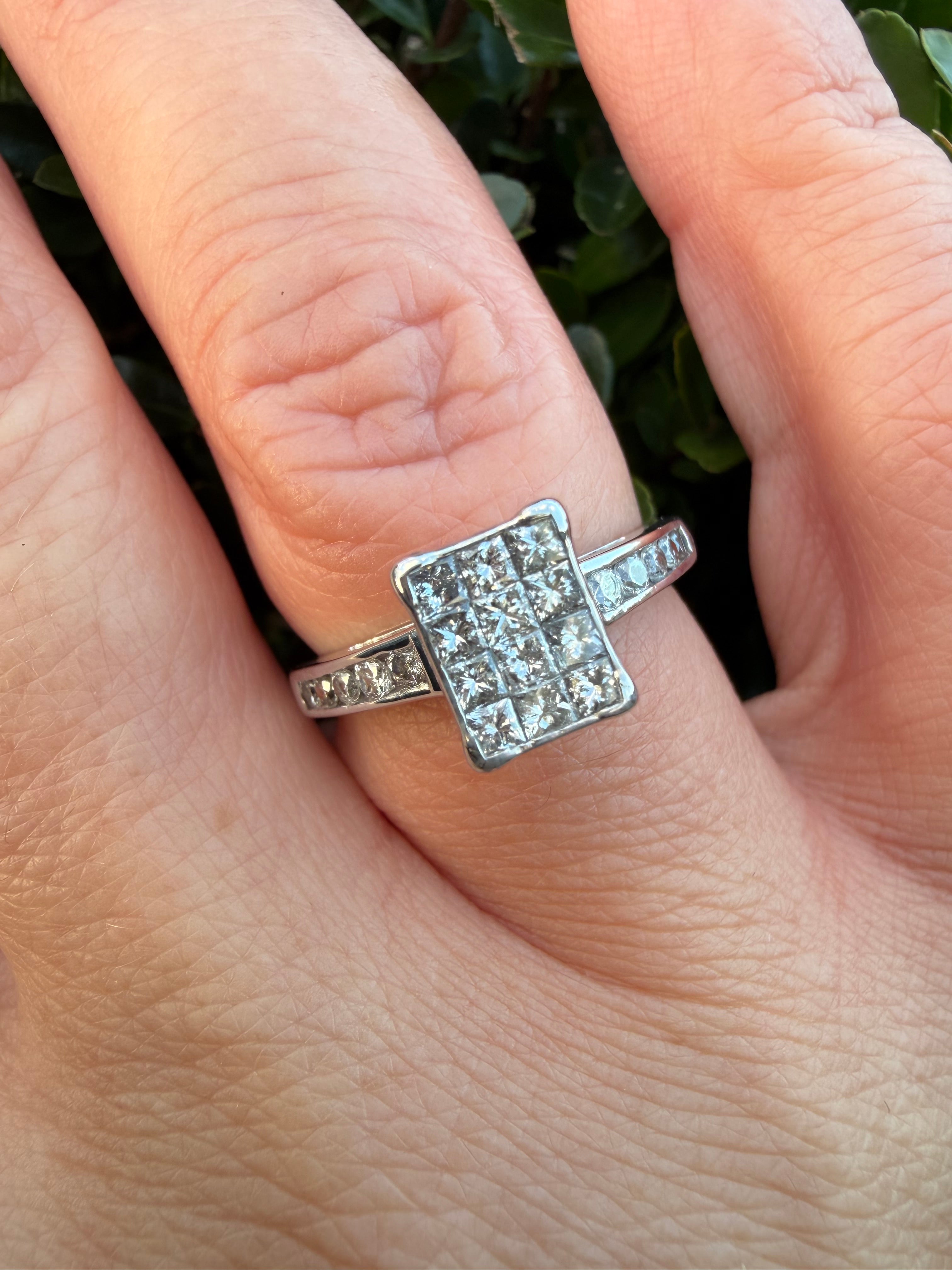 18k White Gold 1.00ct Natural Diamond Cluster Ring certified