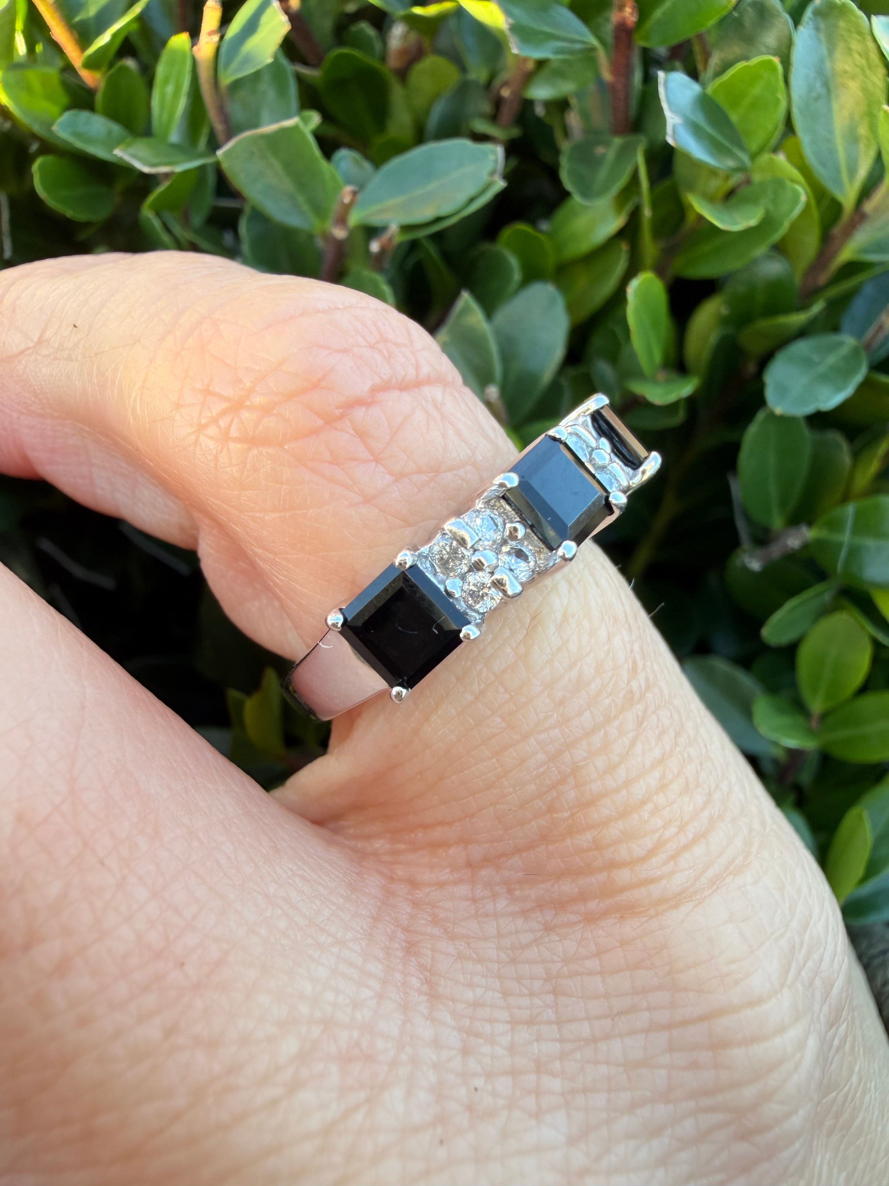 14k White Gold Natural Onyx And Natural Diamond Boat Ring certified