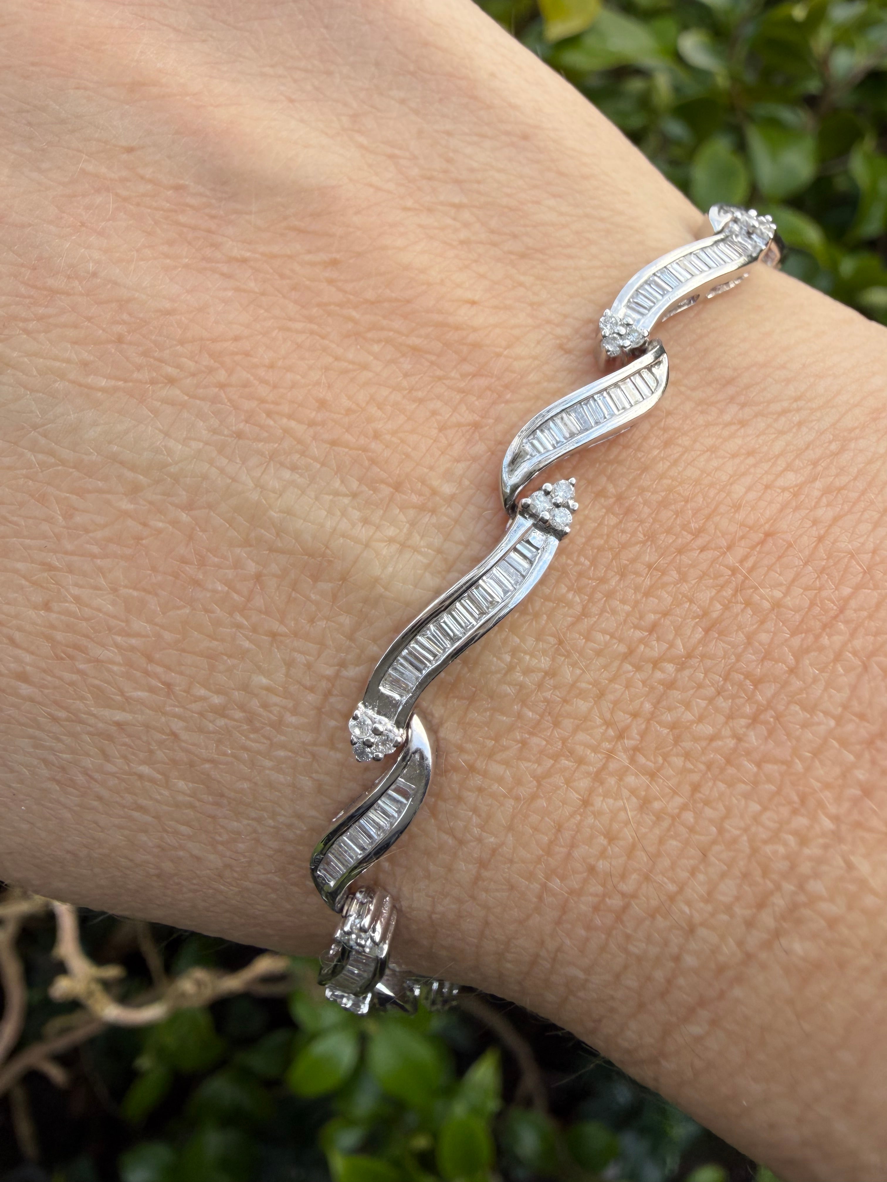 18k White Gold 6.10 Ct Natural Round Cut And Baguette Cut Diamond Bracelet Certified