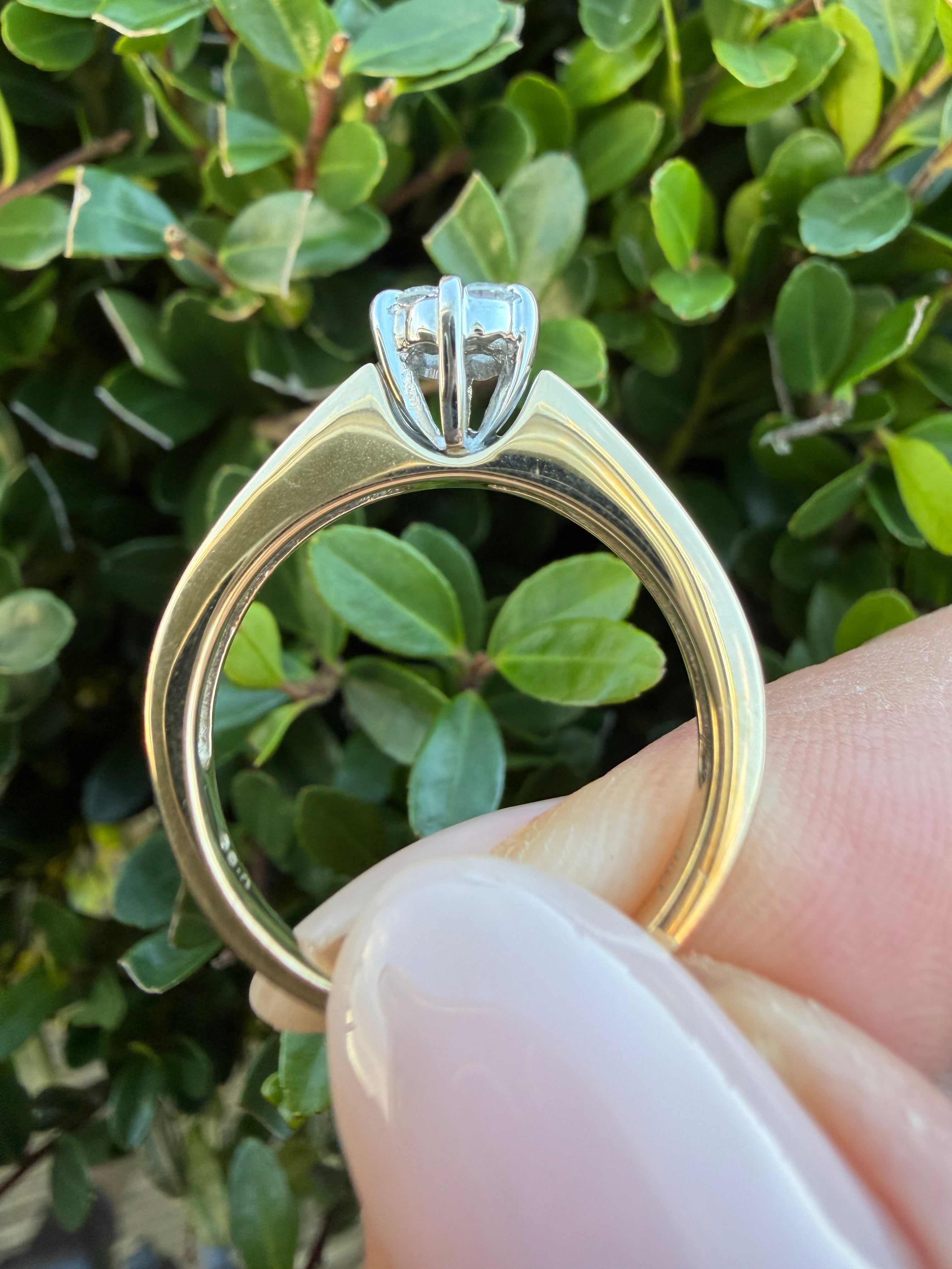 9k Yellow Gold 0.50ct Natural Diamond Cluster Ring certified