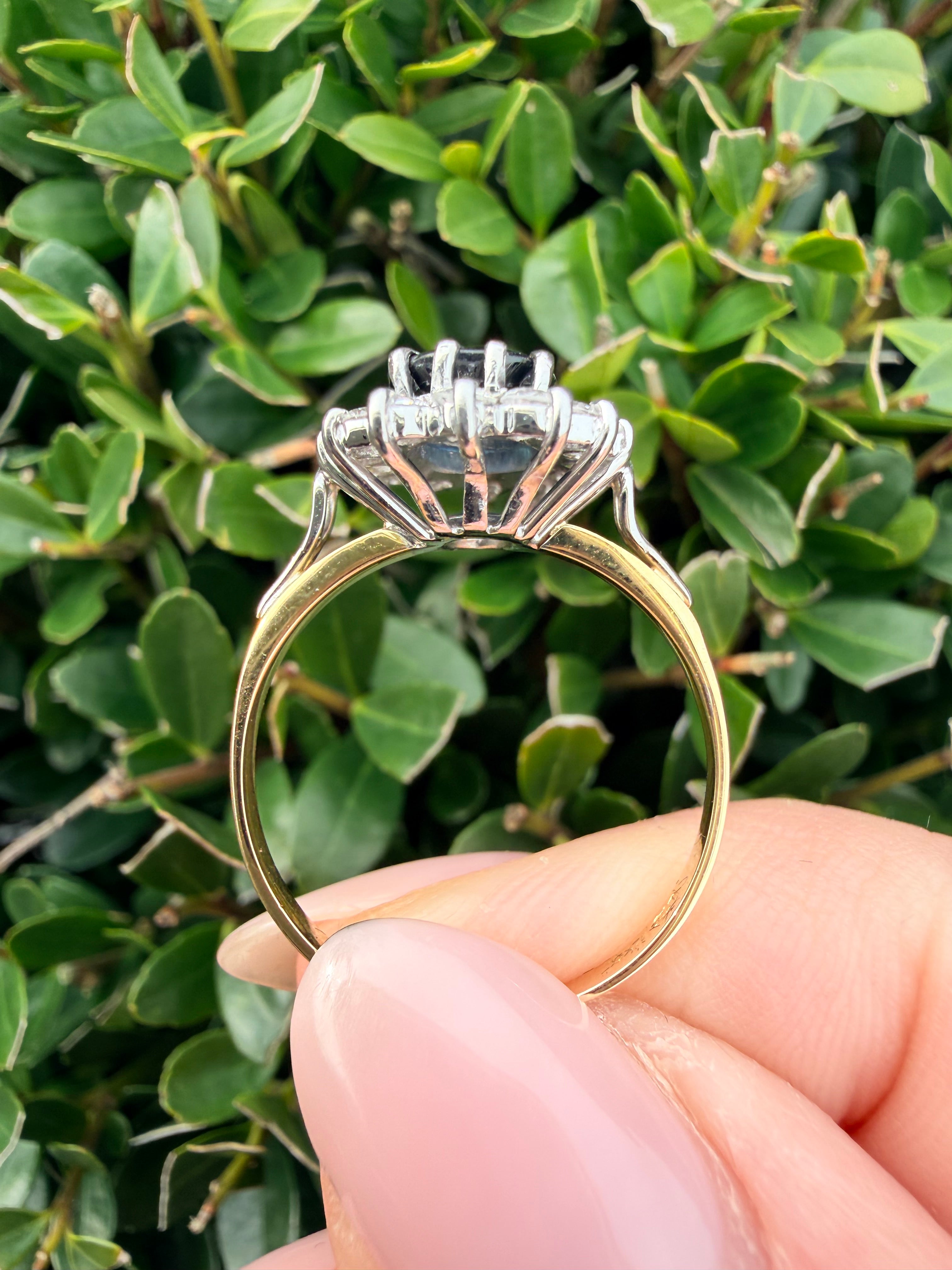 18k Gold Natural Sapphire And Natural Diamond Ring Certified