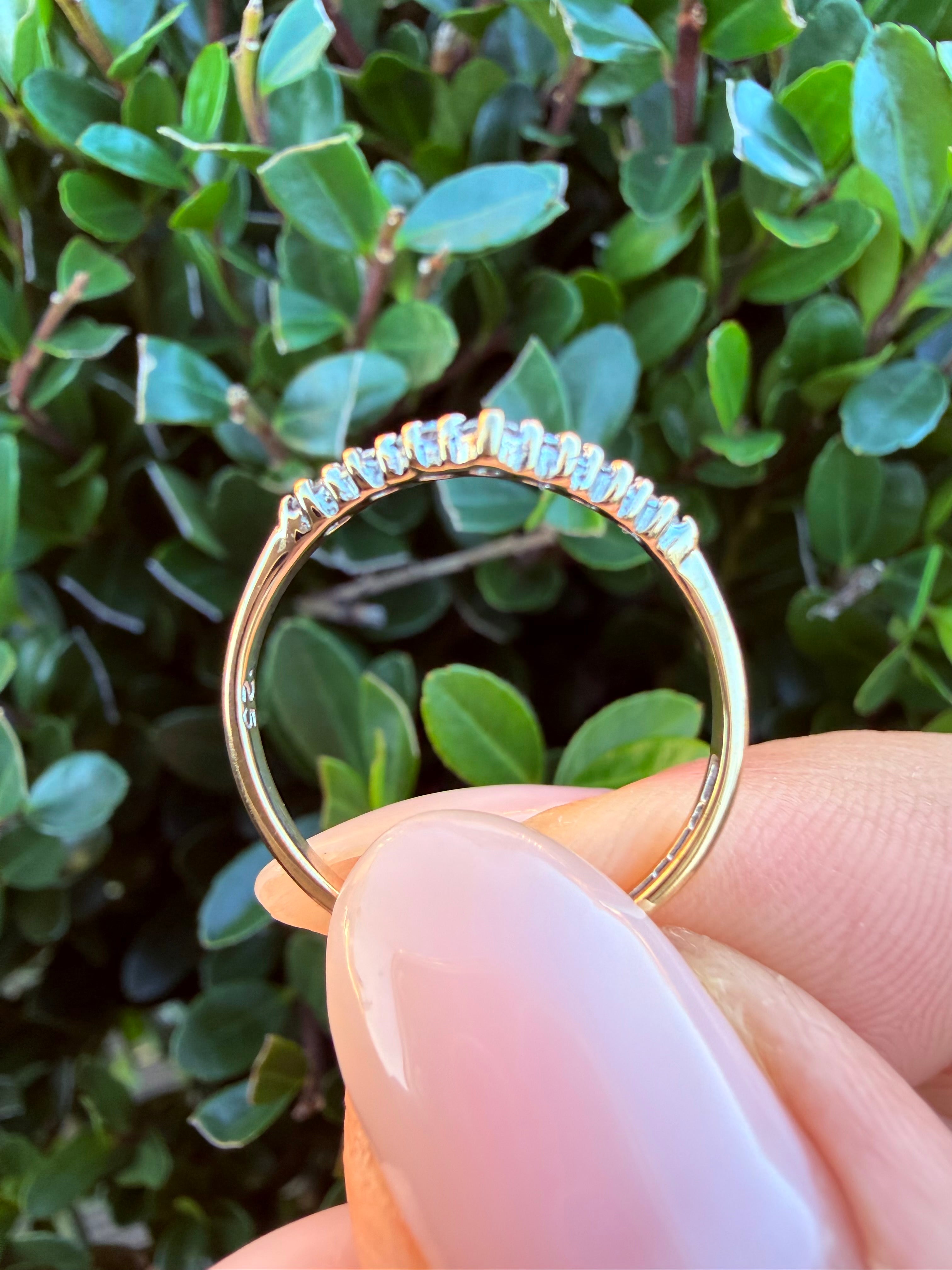 9k Yellow Gold 0.25ct Natural Diamond Half Eternity Ring certified