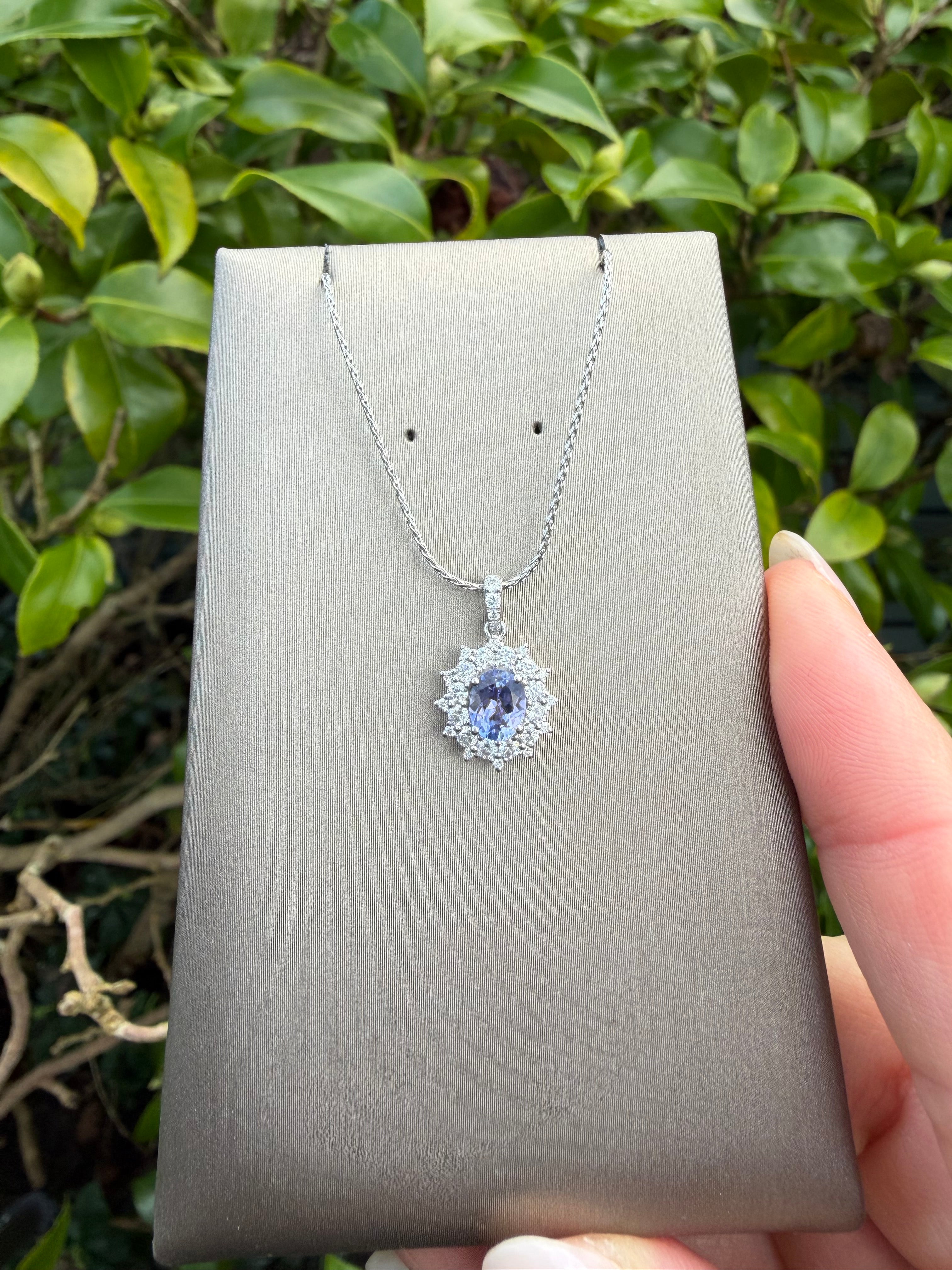 18k Gold Natural Diamond And Tanzanite Pendant And Chain Set Certified