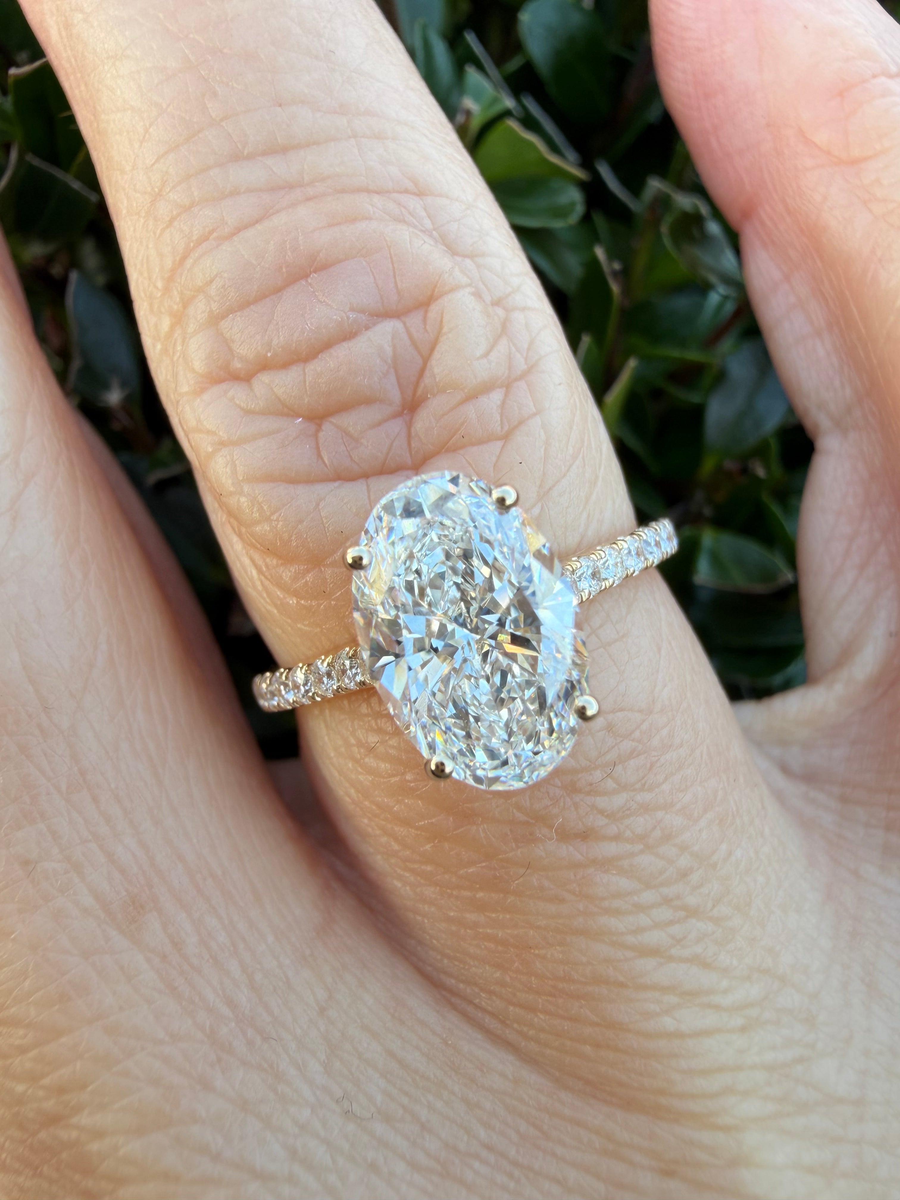 2.30ct Oval Cut Lab grown Diamond Ring IGI certified 9k yellow Gold