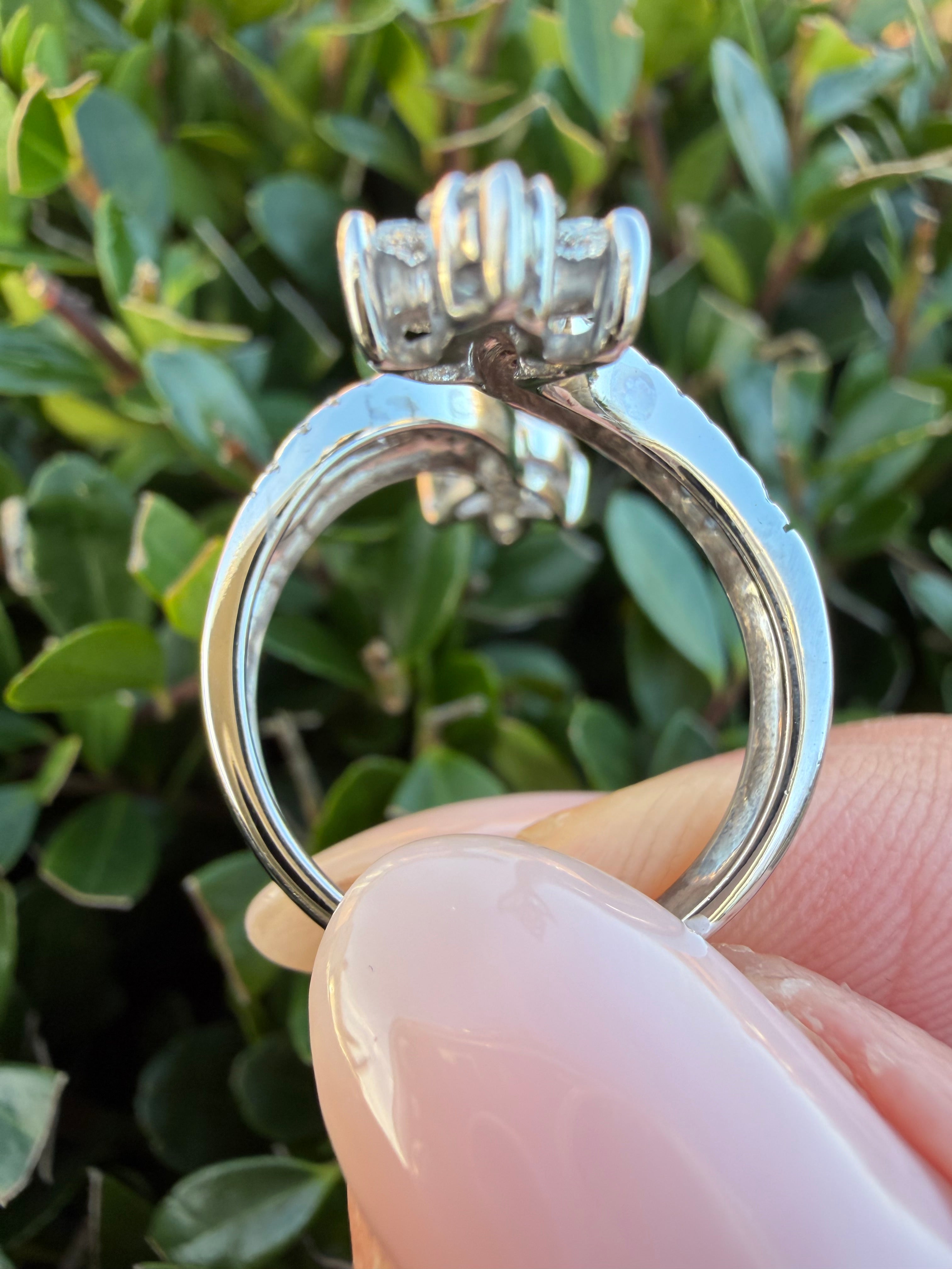 18k White Gold 0.80ct Natural Diamond Ring certified