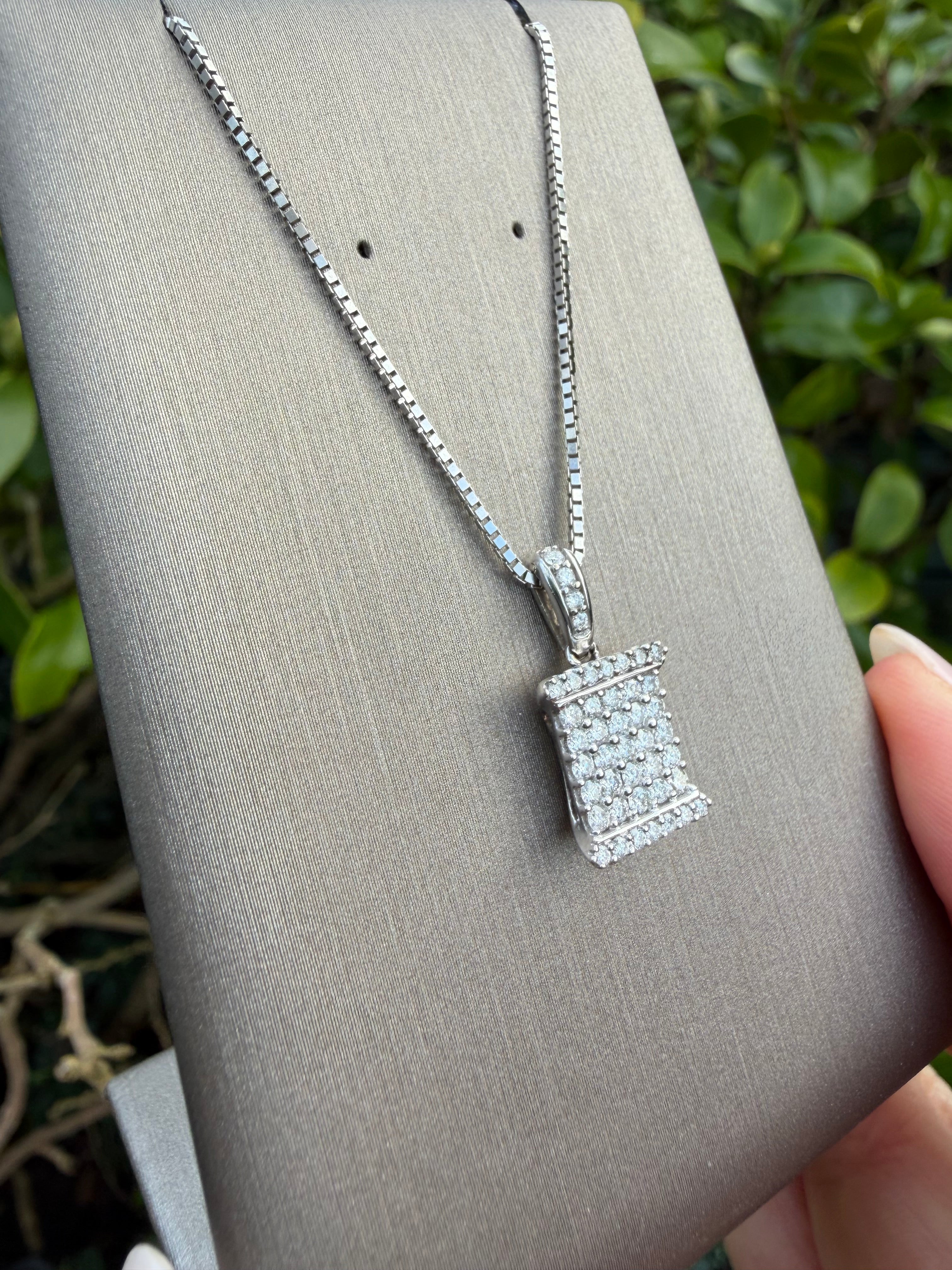 9k White Gold 0.50 Ct Natural Diamond Pendant And Chain Set Certified