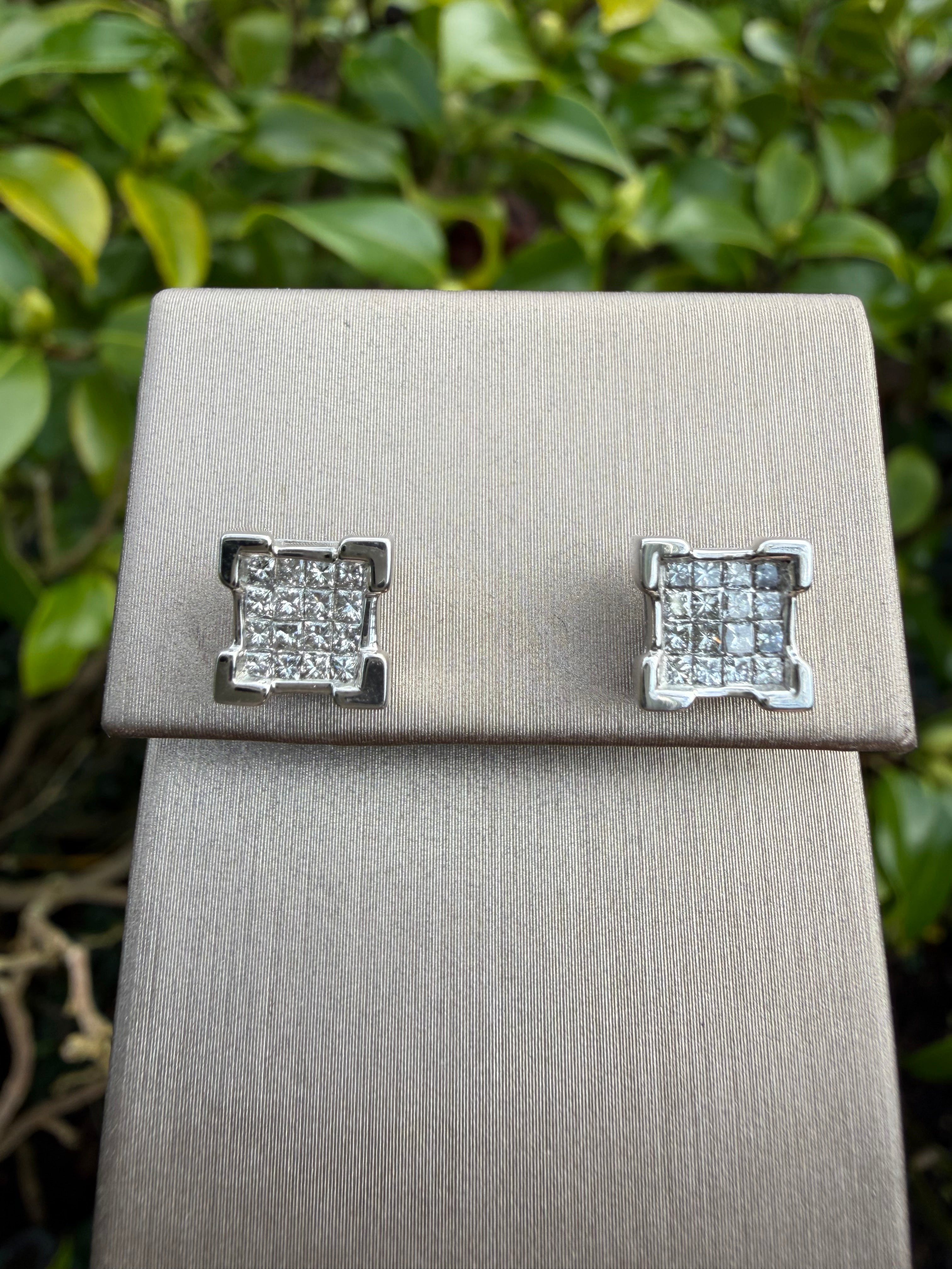 18k White Gold 0.65Ct Princess Cut Natural Diamond Earrings certified