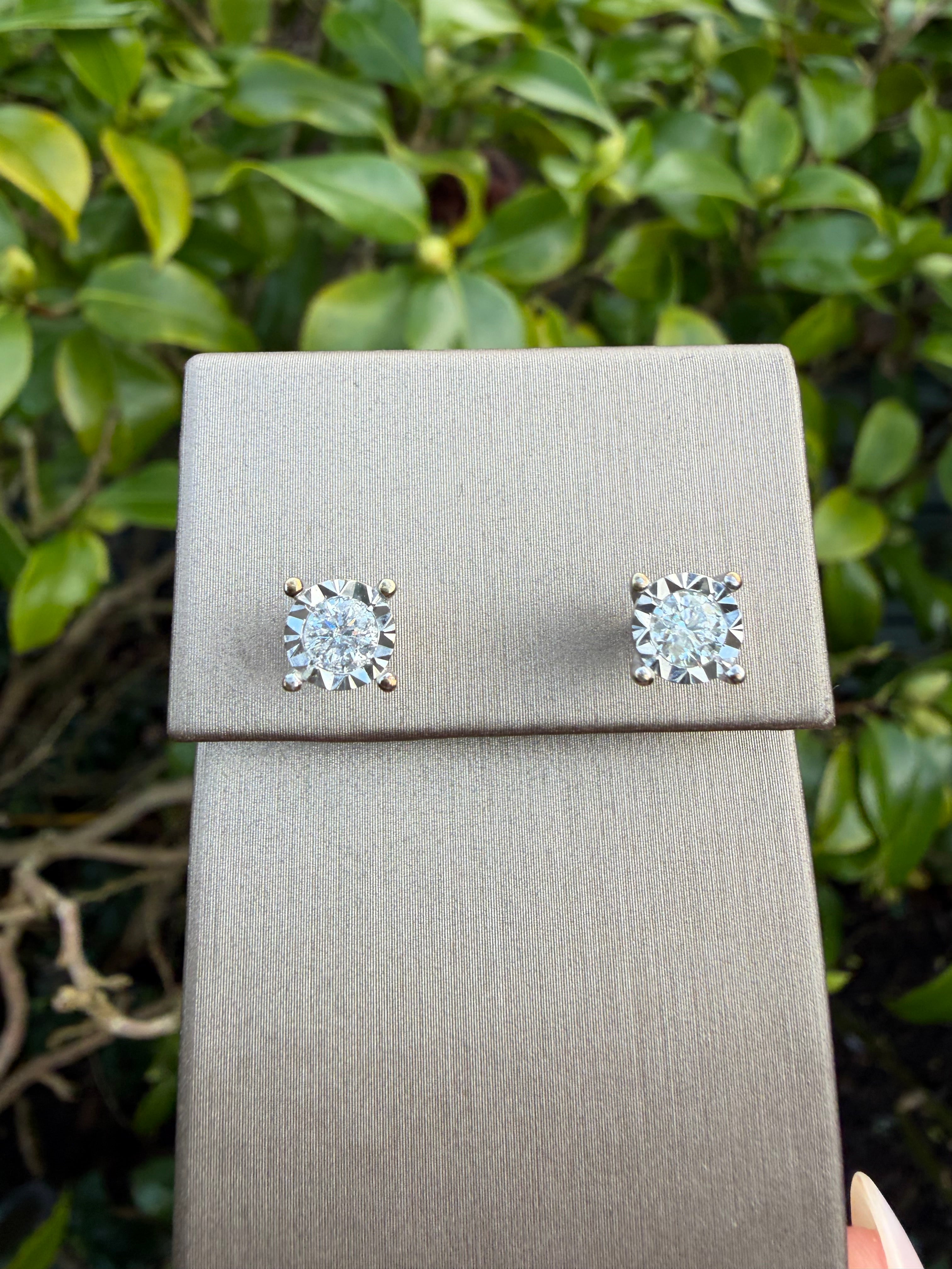 9k White Gold 0.50ct Round Brilliant Cut Diamond Solitaire Earrings Certified