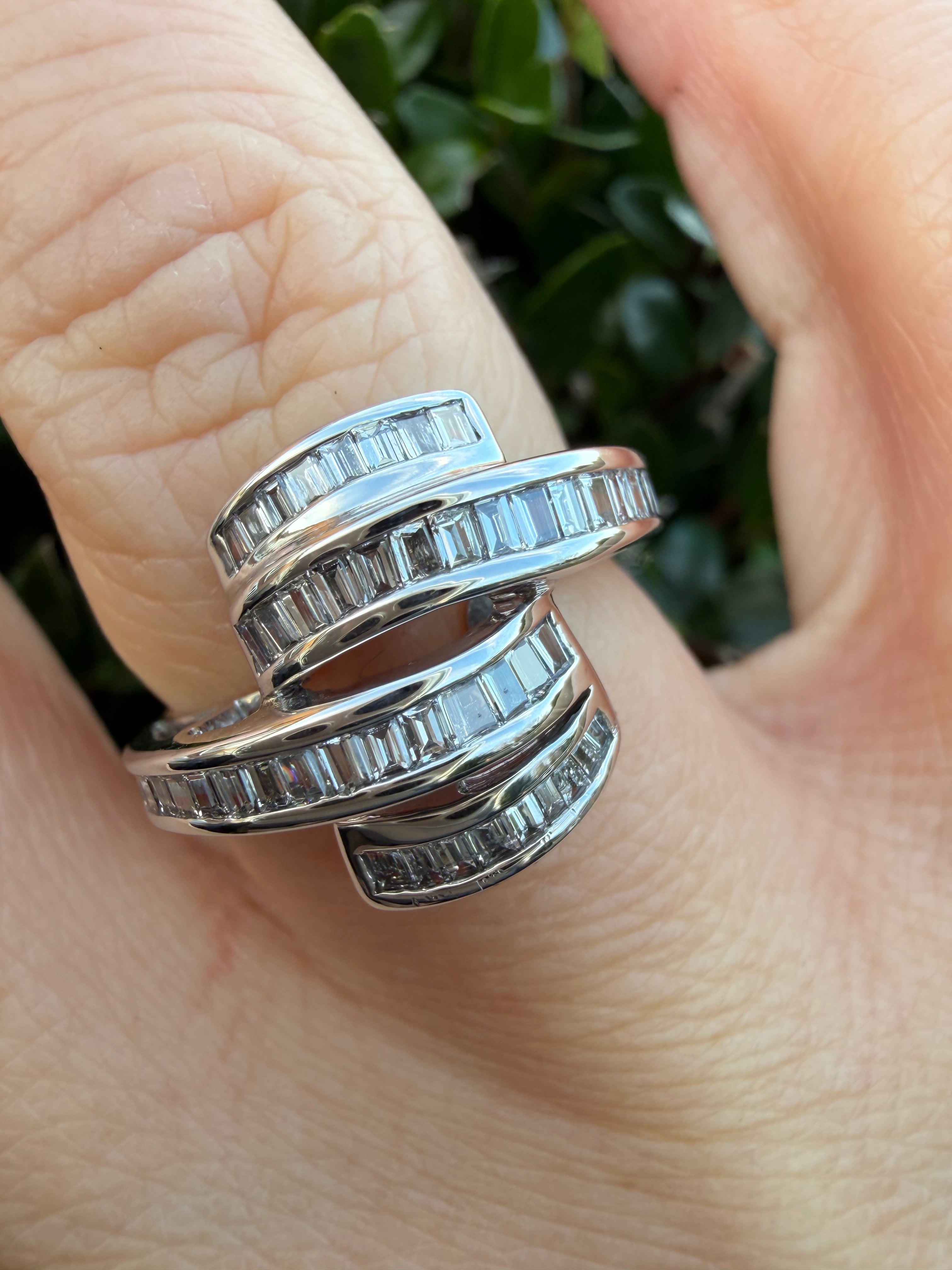 18k White Gold 1.00Ct Natural Baguette Cut Diamond Ring certified