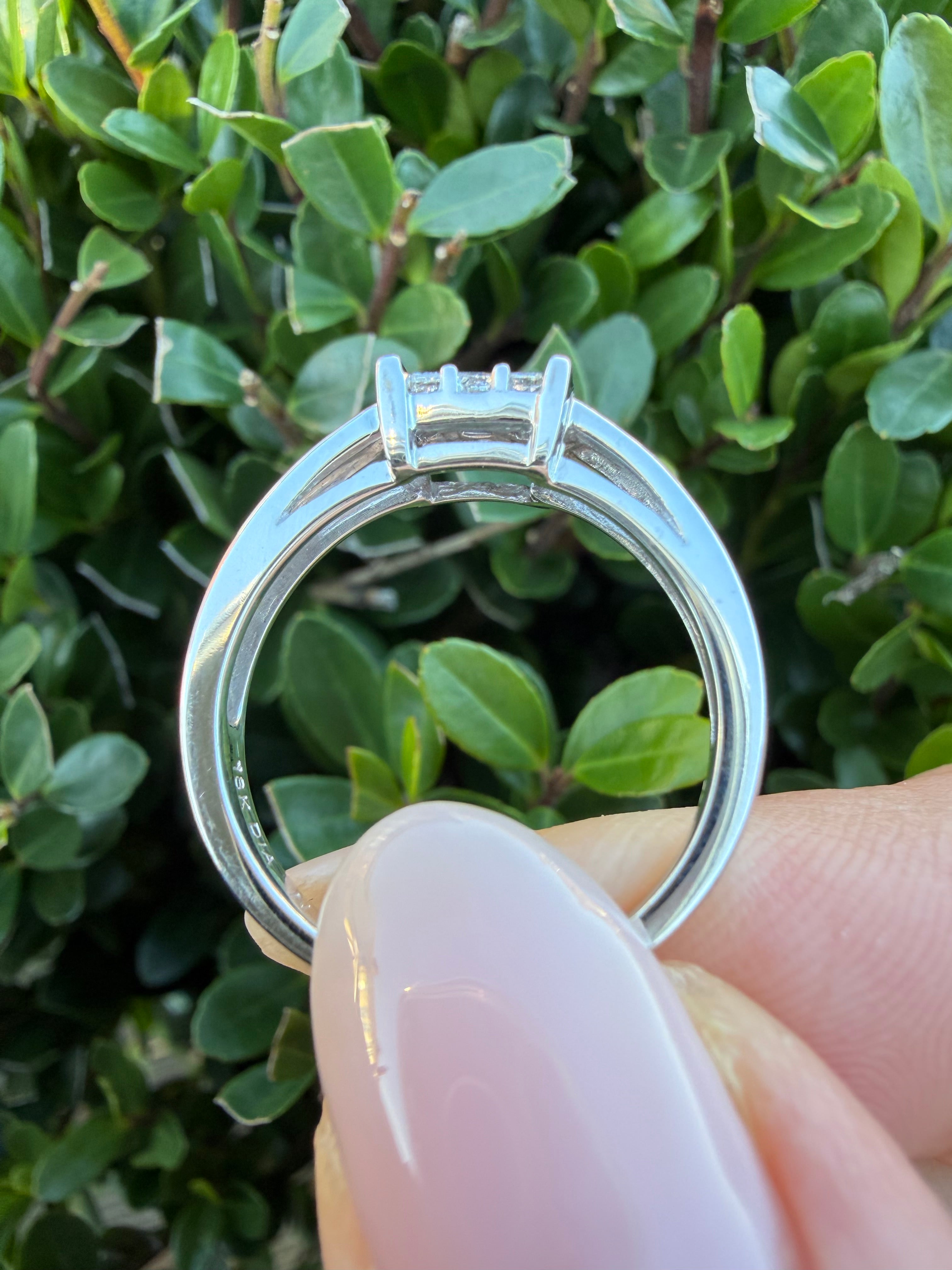 18k White Gold 0.25ct Natural Princess Cut Diamond Cluster Ring certified