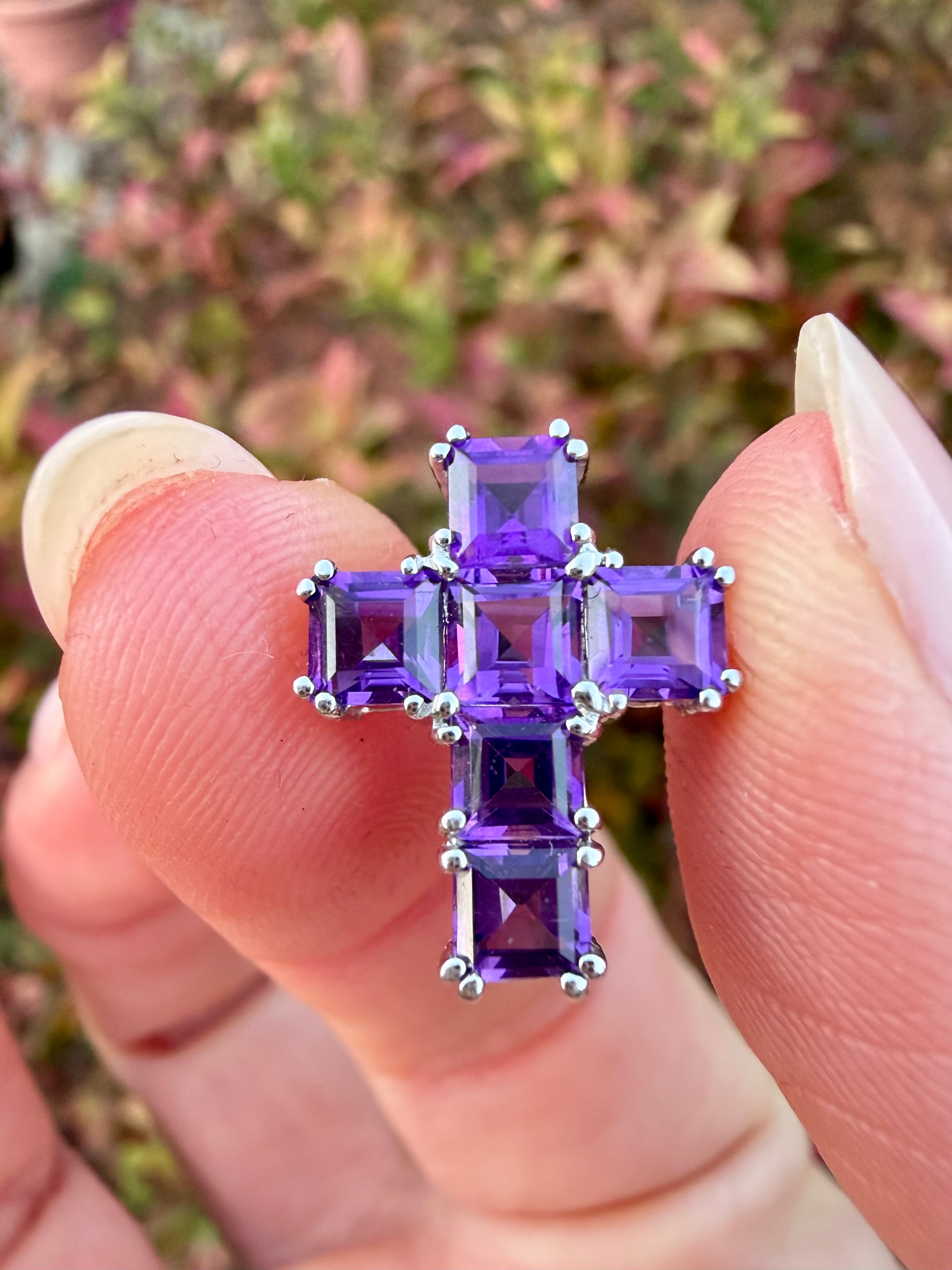 18k White Gold 2.00 Ct Natural Amethyst Cross Pendant certified