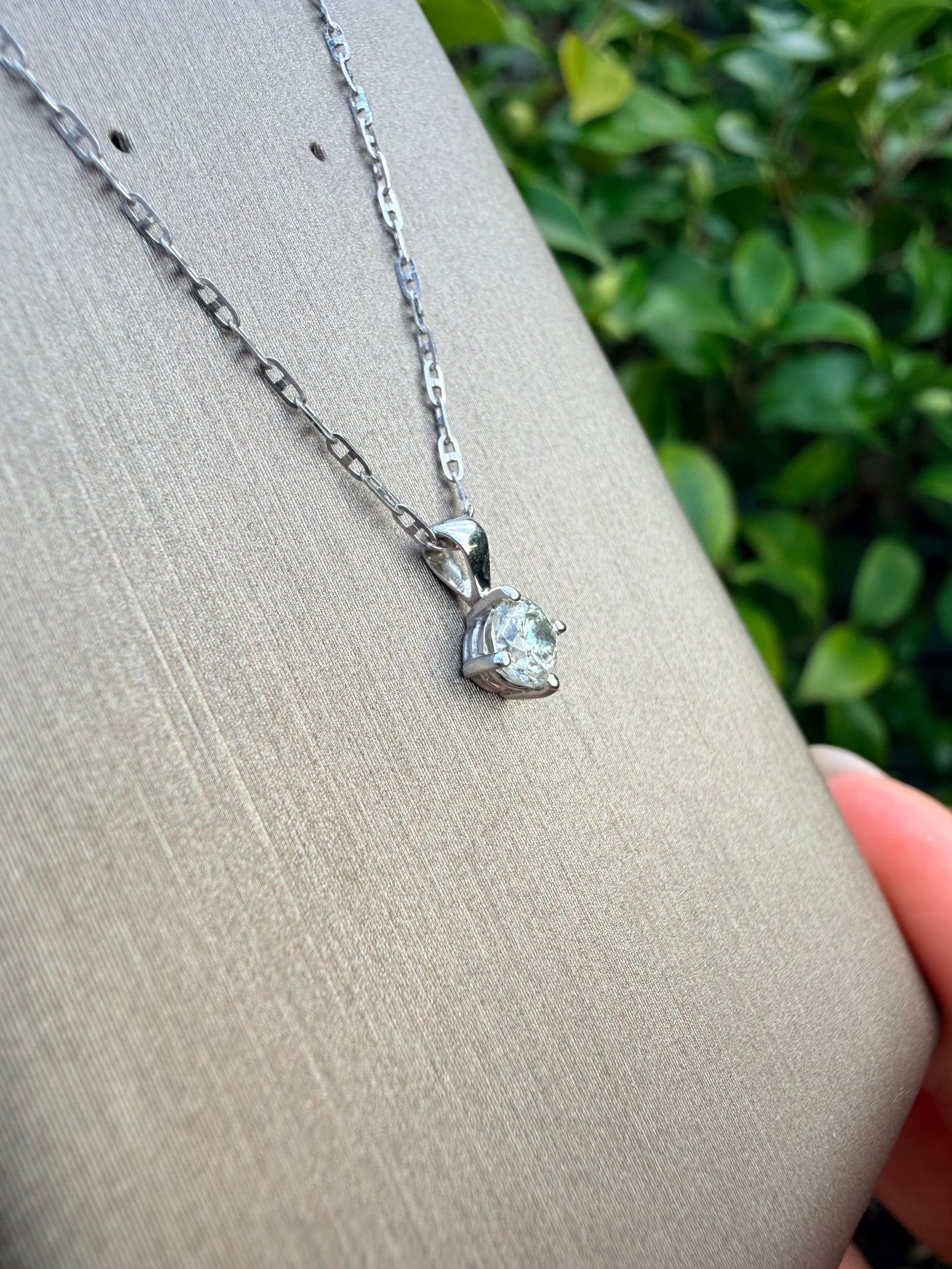 18k White Gold 0.35ct Natural Round Brilliant Cut Diamond Solitaire Pendant And Chain Set certified