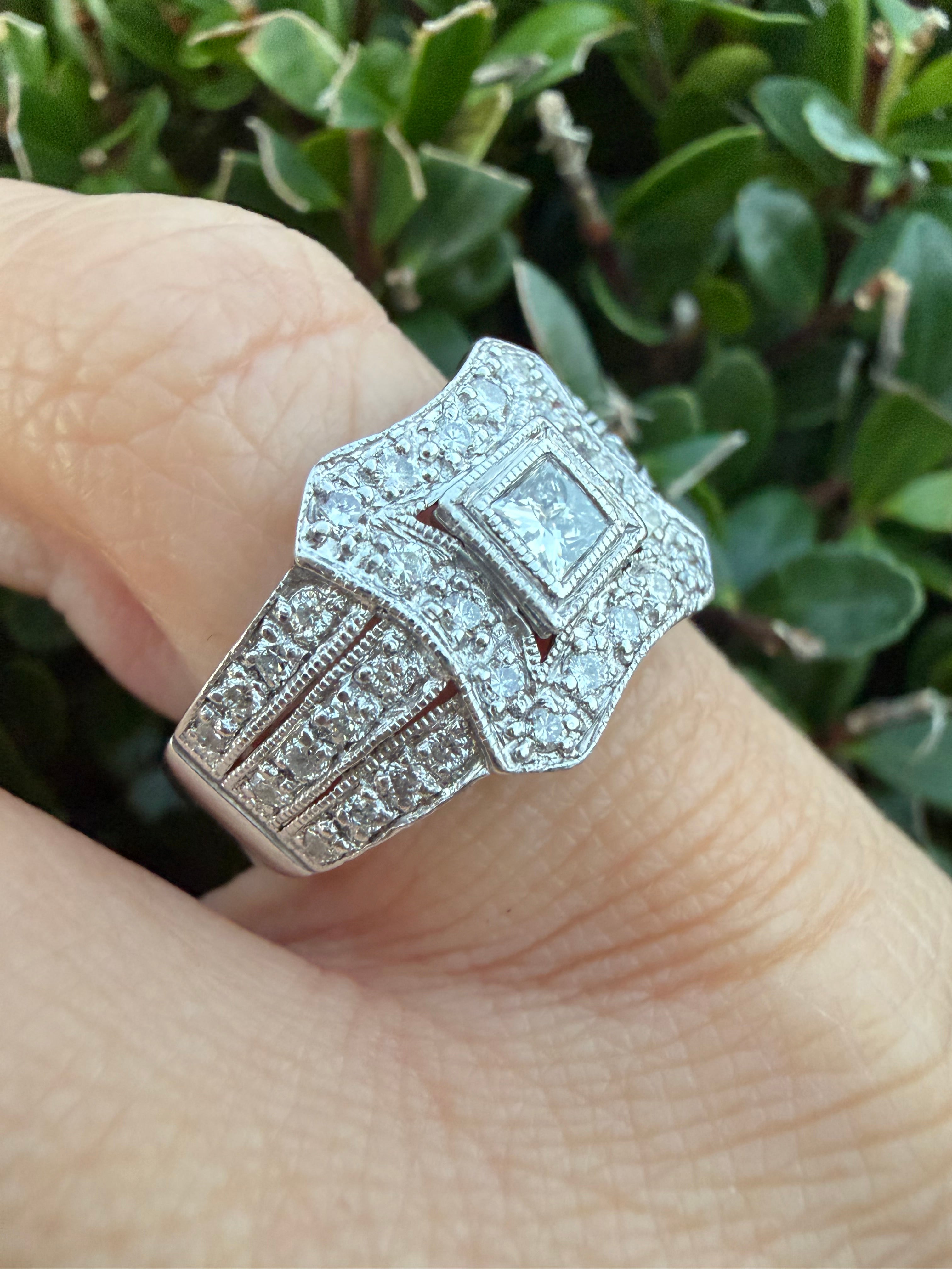 18k White Gold 0.68ct Natural Diamond Cluster Ring certified