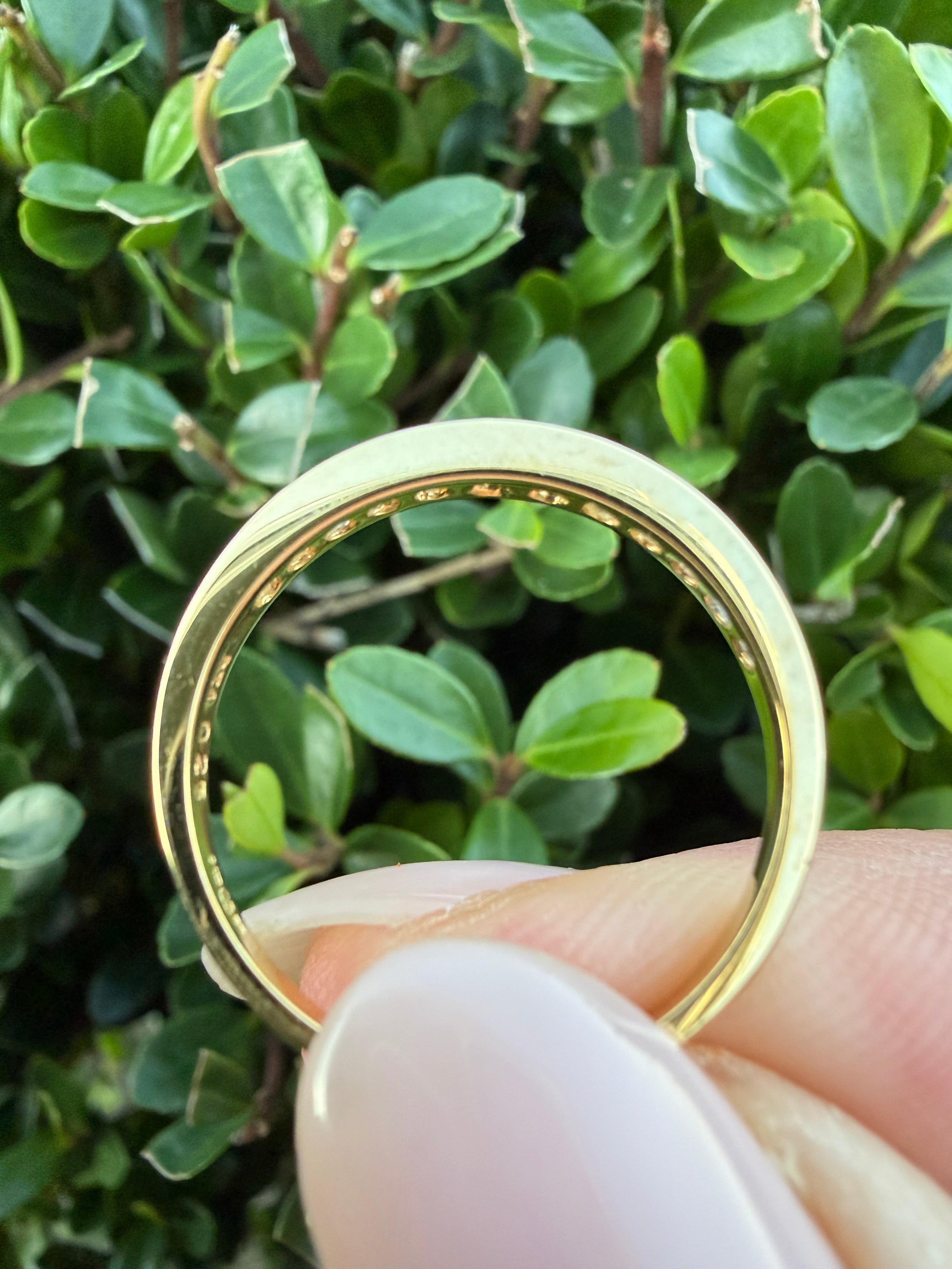 18k yellow Gold 0.25ct Round Brilliant Cut Natural Diamond Half Eternity Ring certified