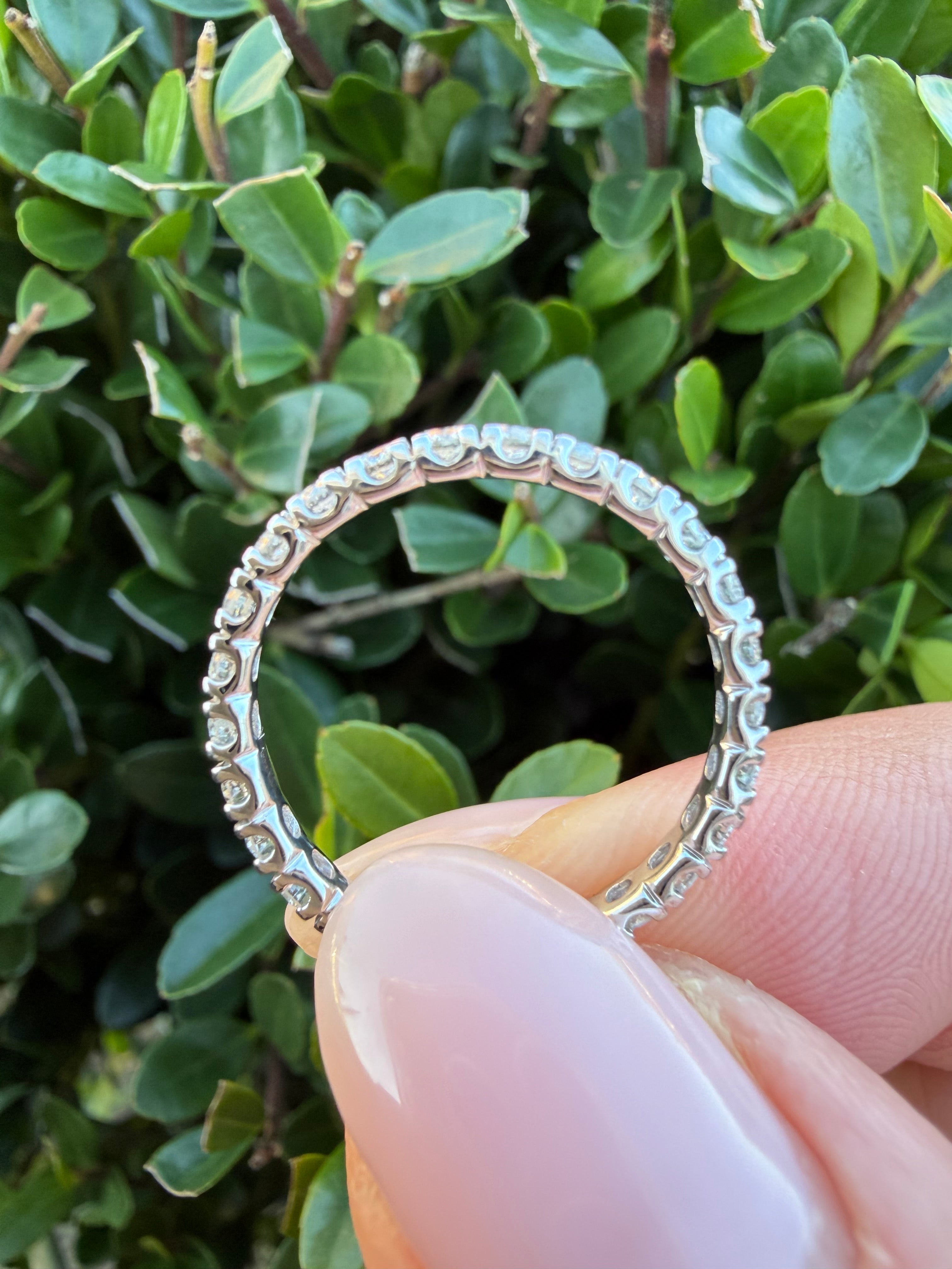 9k White Gold 0.80ct Natural Round Cut Diamond Full Eternity Ring certified