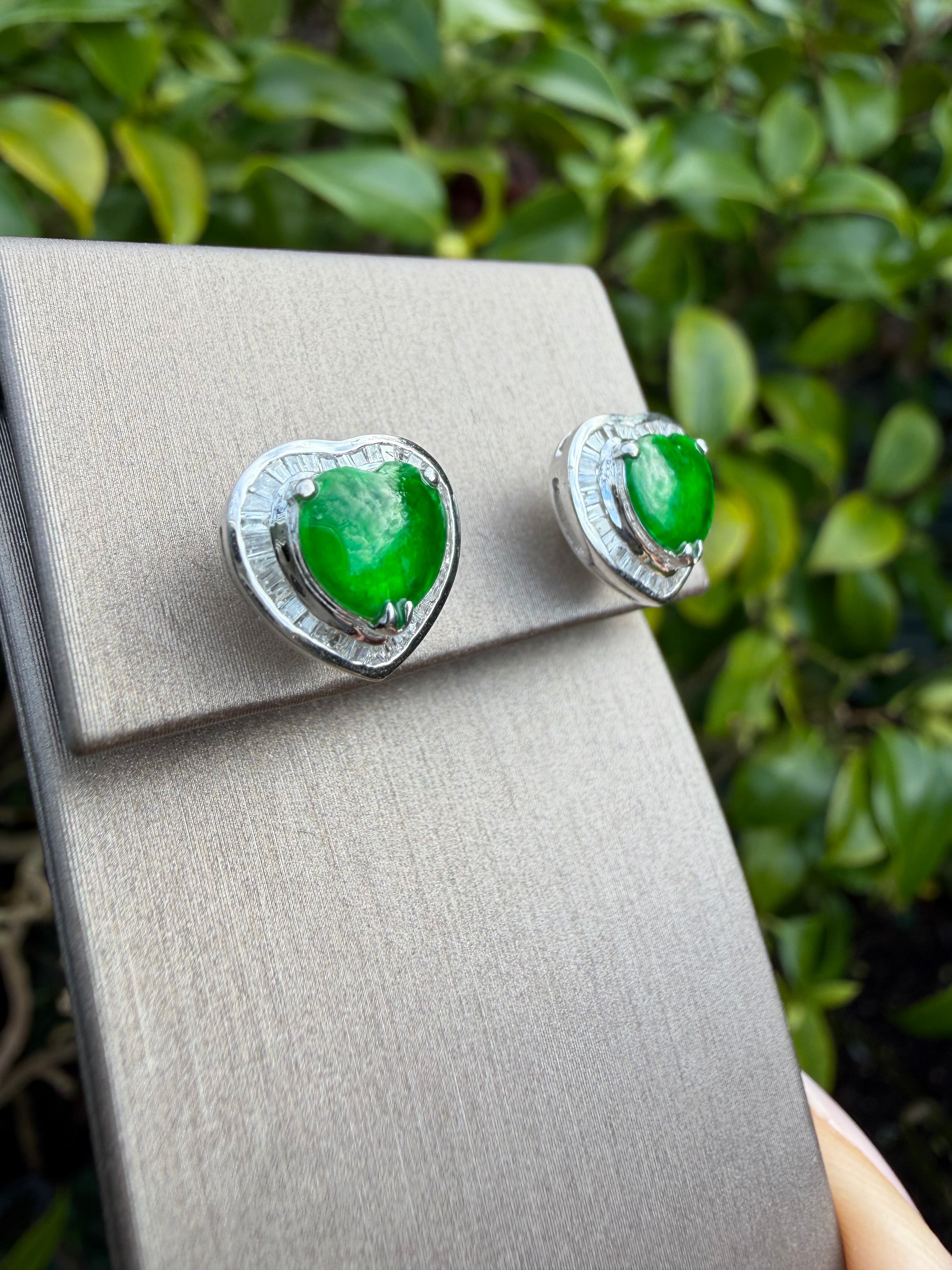 18k White Gold Natural Jade And Natural Baguette Cut Diamond Earrings certified