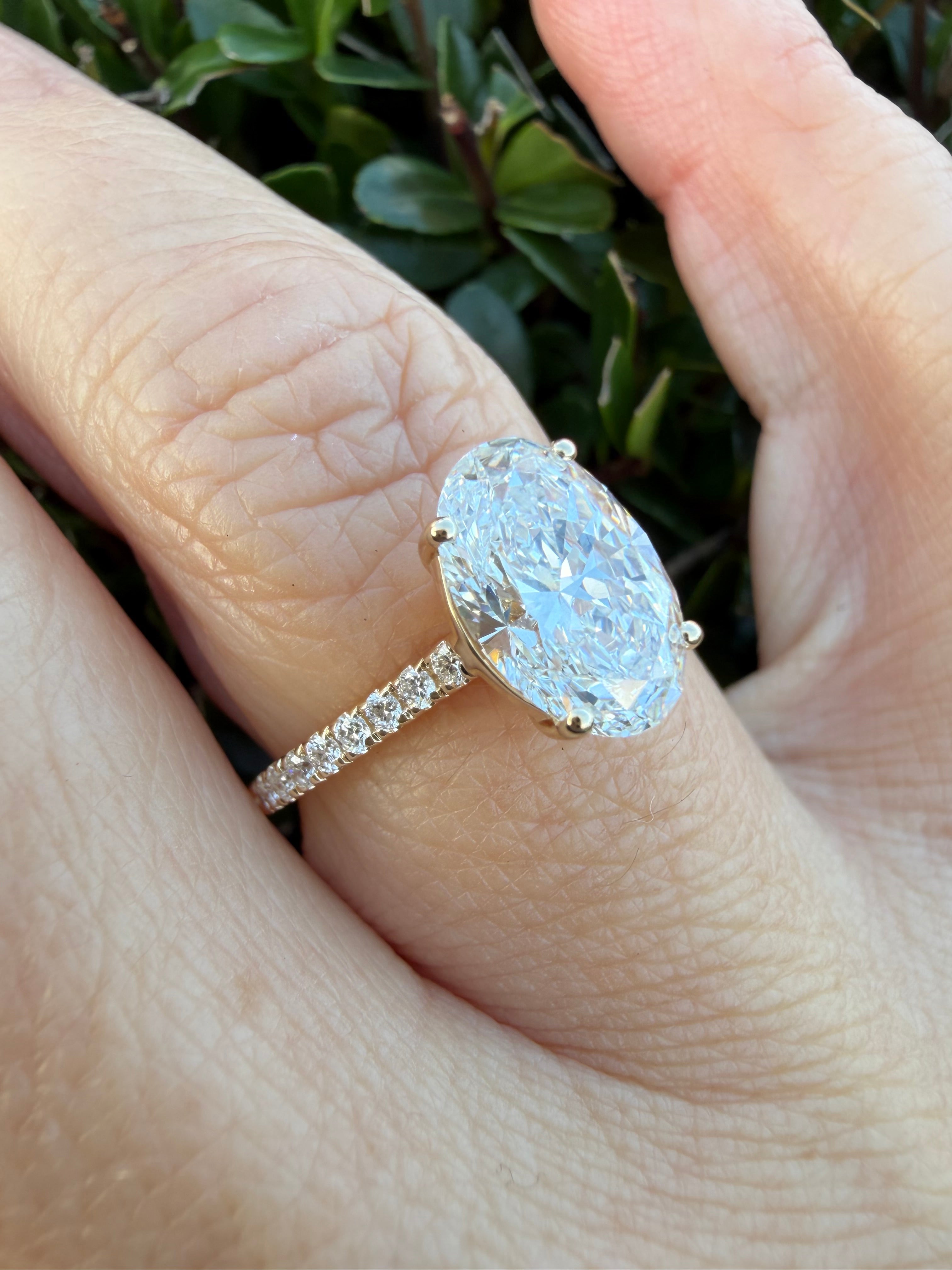 2.30ct Oval Cut Lab grown Diamond Ring IGI certified 9k yellow Gold