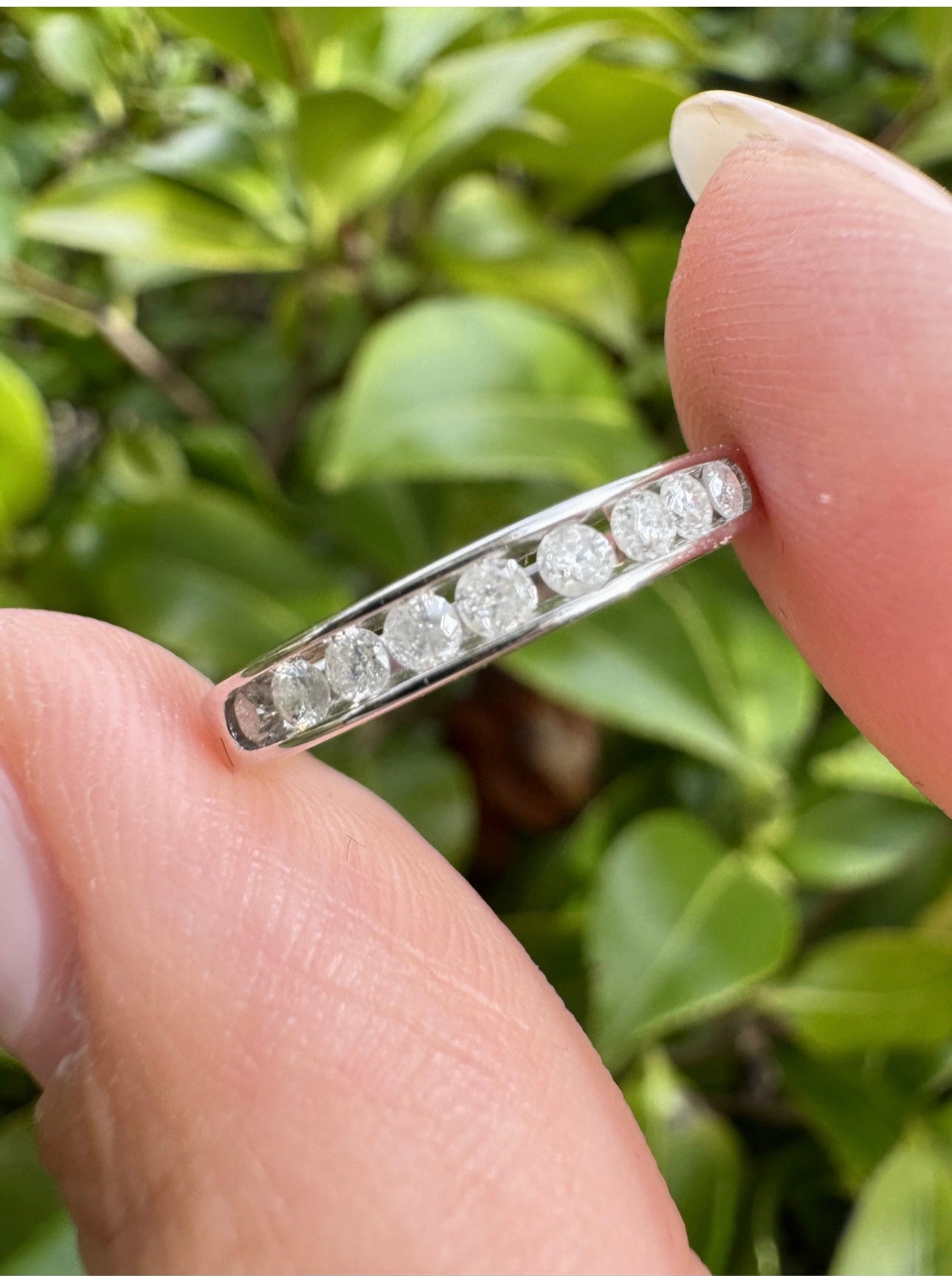 9k White Gold 0.25ct Natural Diamond Half Eternity Ring certified