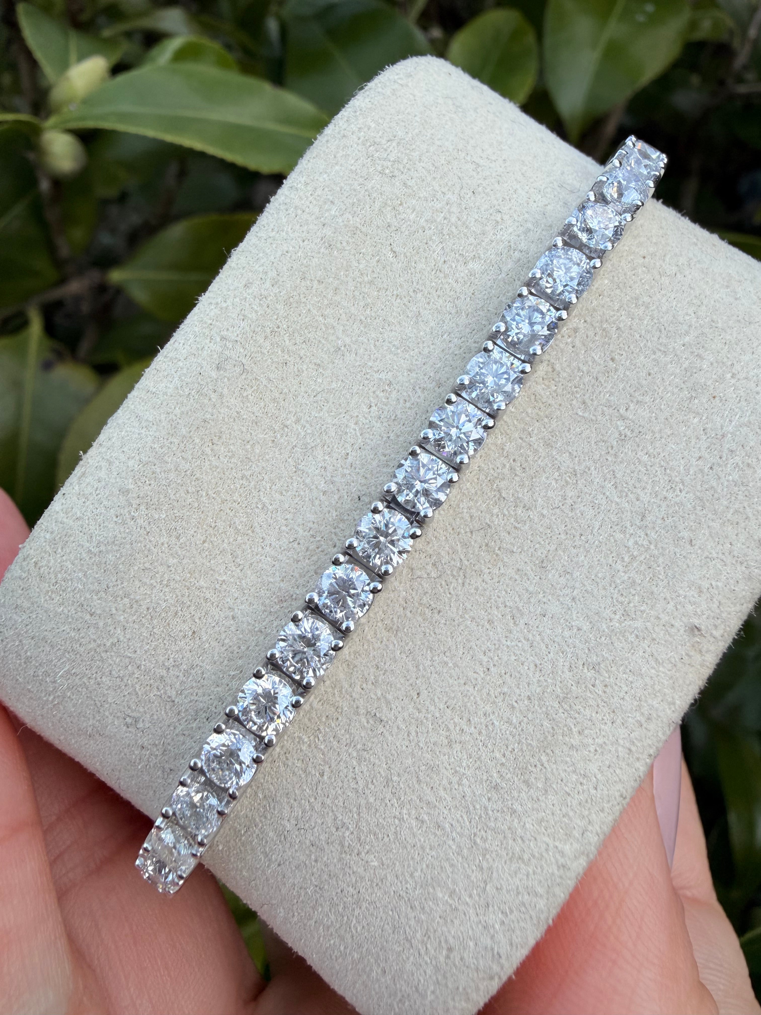 18k White Gold 9.85ct Natural Round Cut Diamond Bracelet Certified