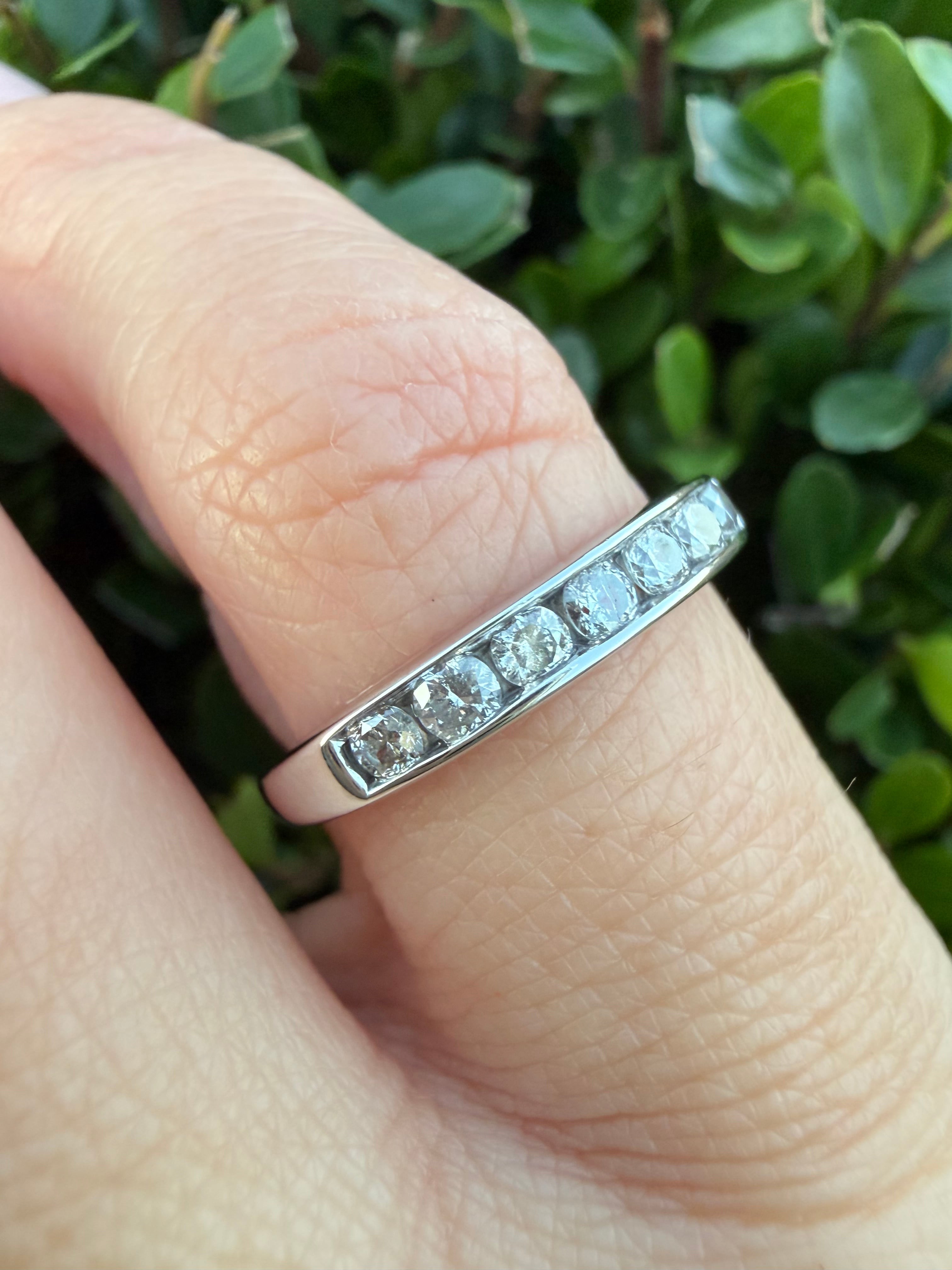 18k White Gold 0.28ct Round Brilliant Cut Natural Diamond Half Eternity Ring certified