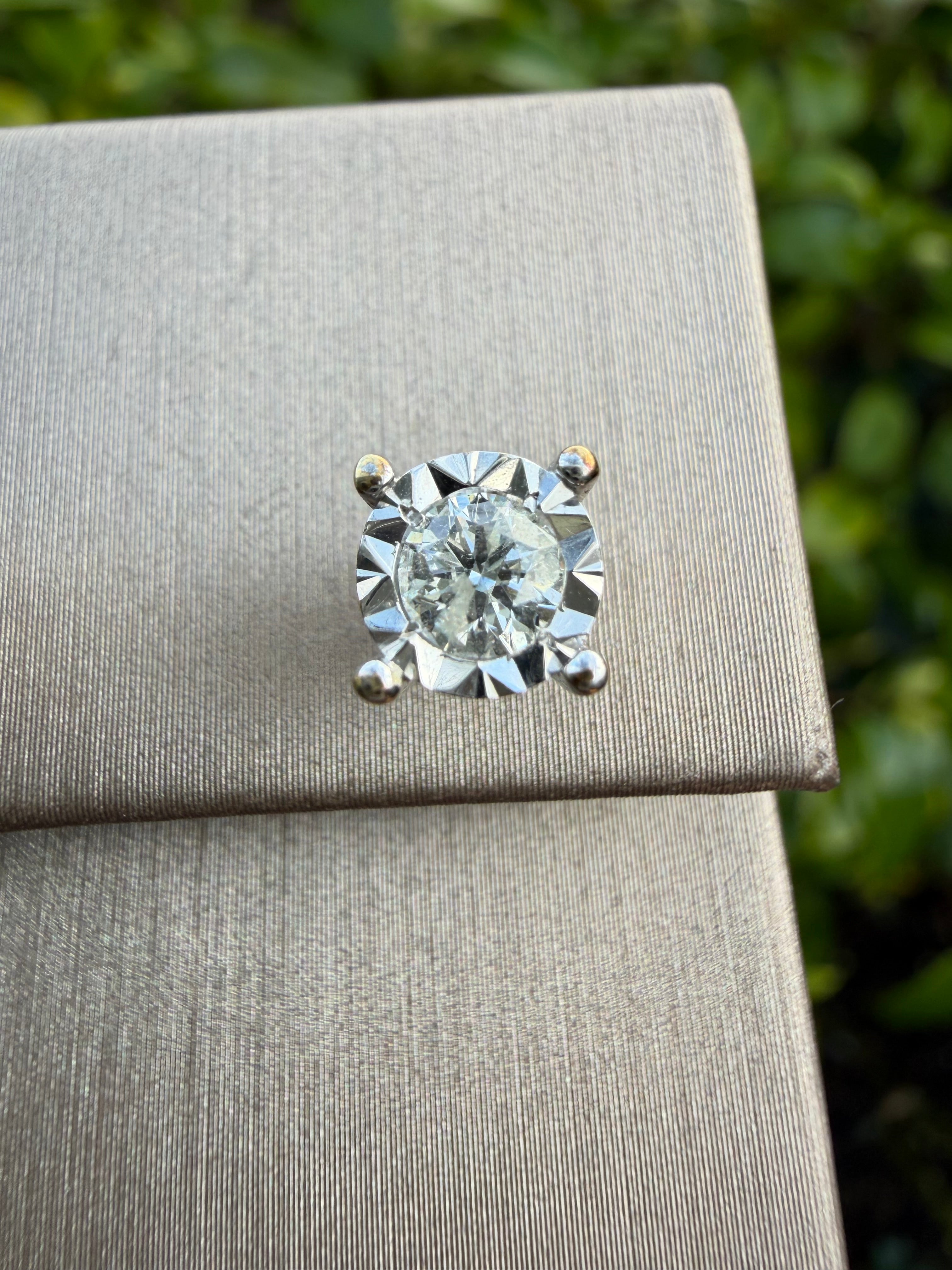 9k White Gold 0.50ct Round Brilliant Cut Diamond Solitaire Earrings Certified