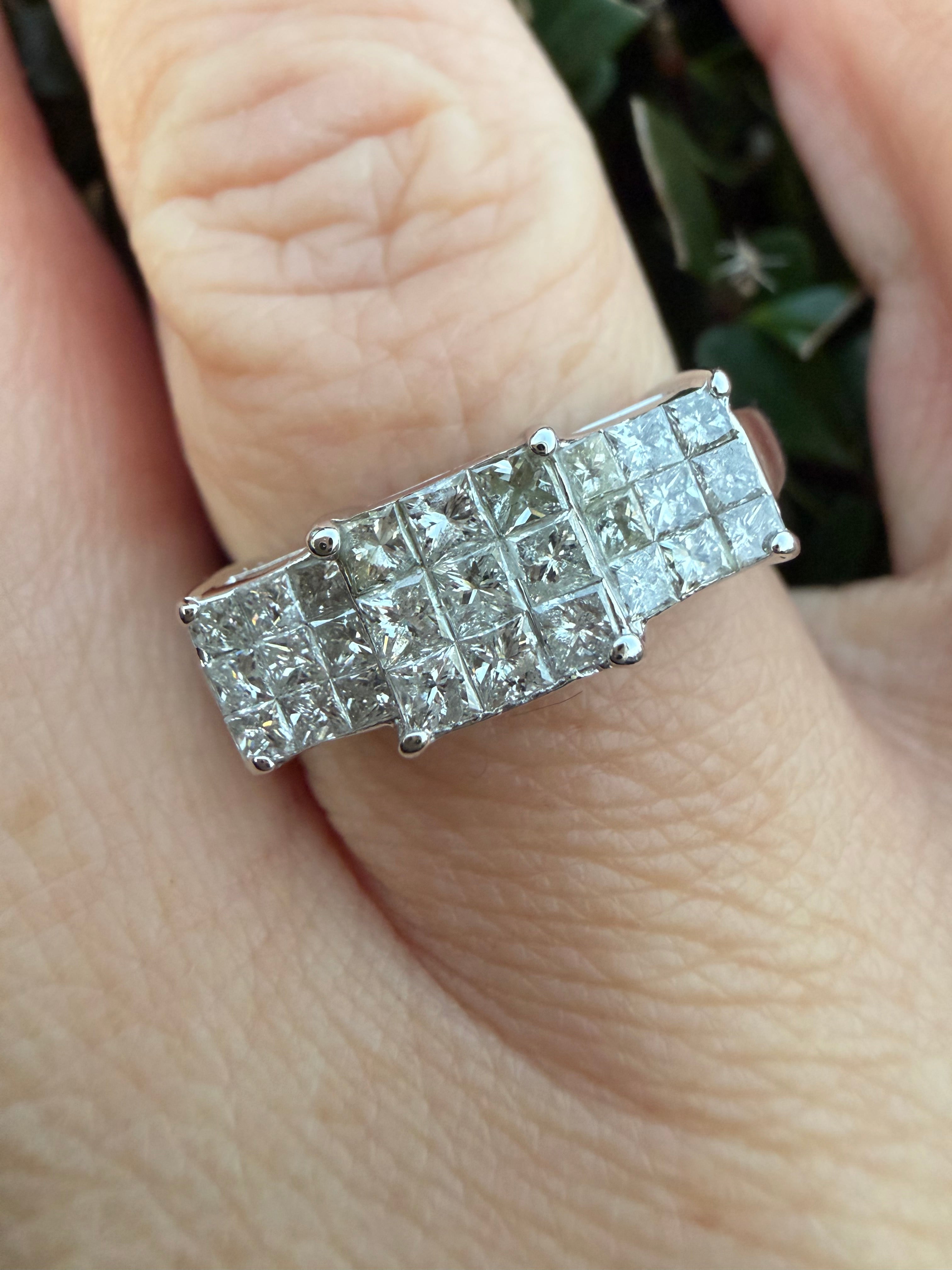 18k White Gold 1.00ct Natural Diamond Cluster Ring certified