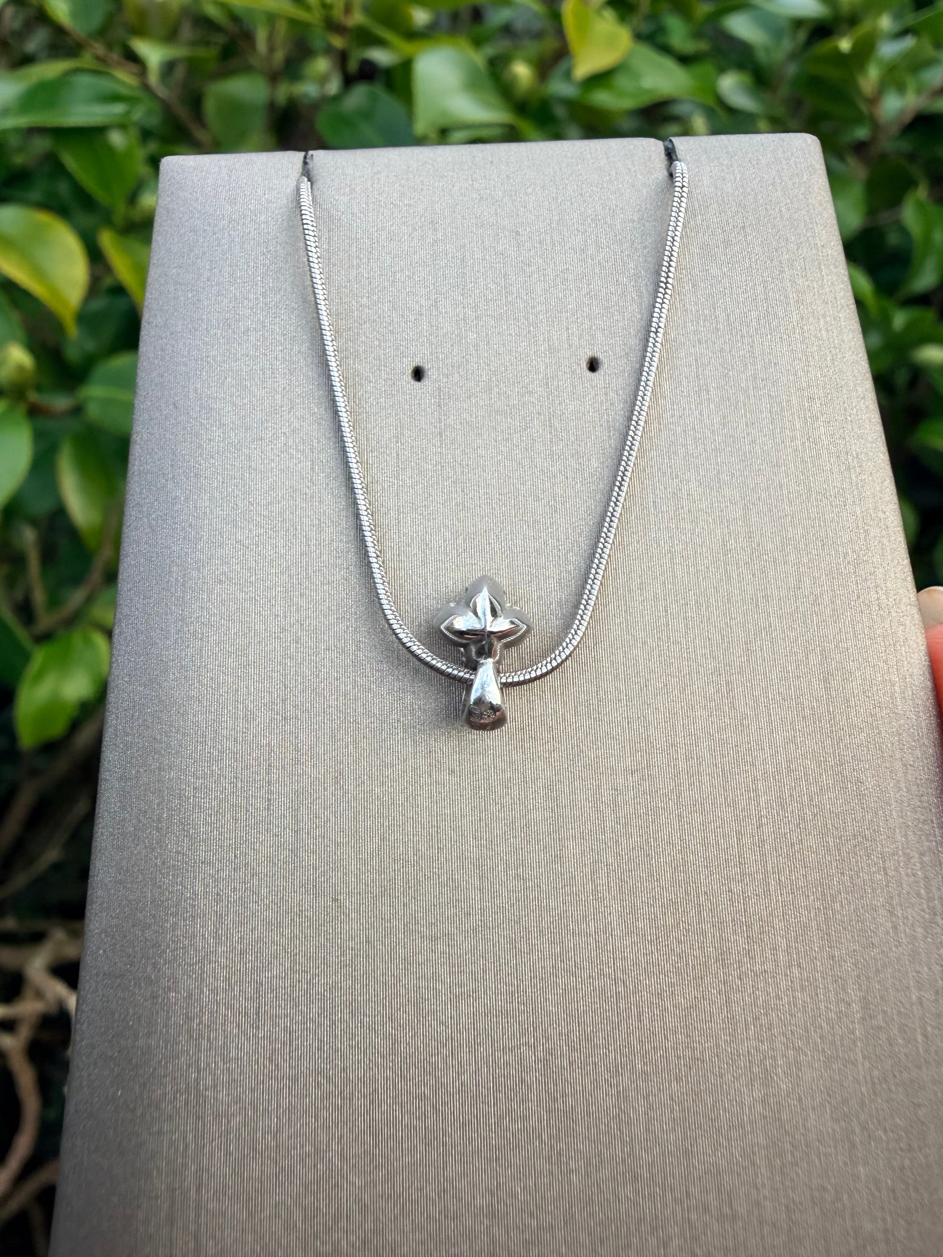 18k White Gold 0.30Ct Natural Round Brilliant Cut Diamond Solitaire Pendant And Chain Set certified