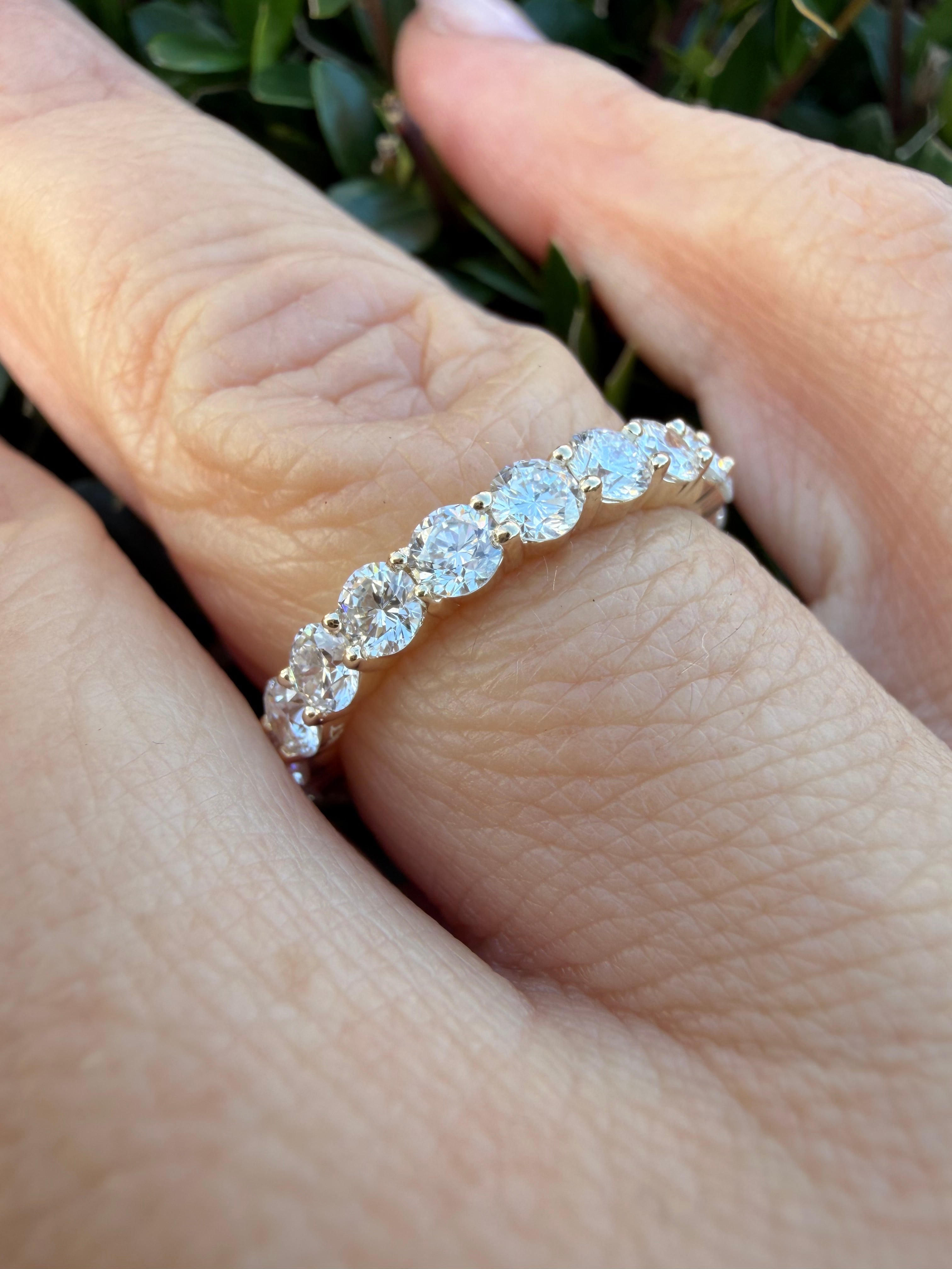 2.39ct round brilliant cut lab grown Diamond Full Eternity Ring 9k yellow Gold IGI certified