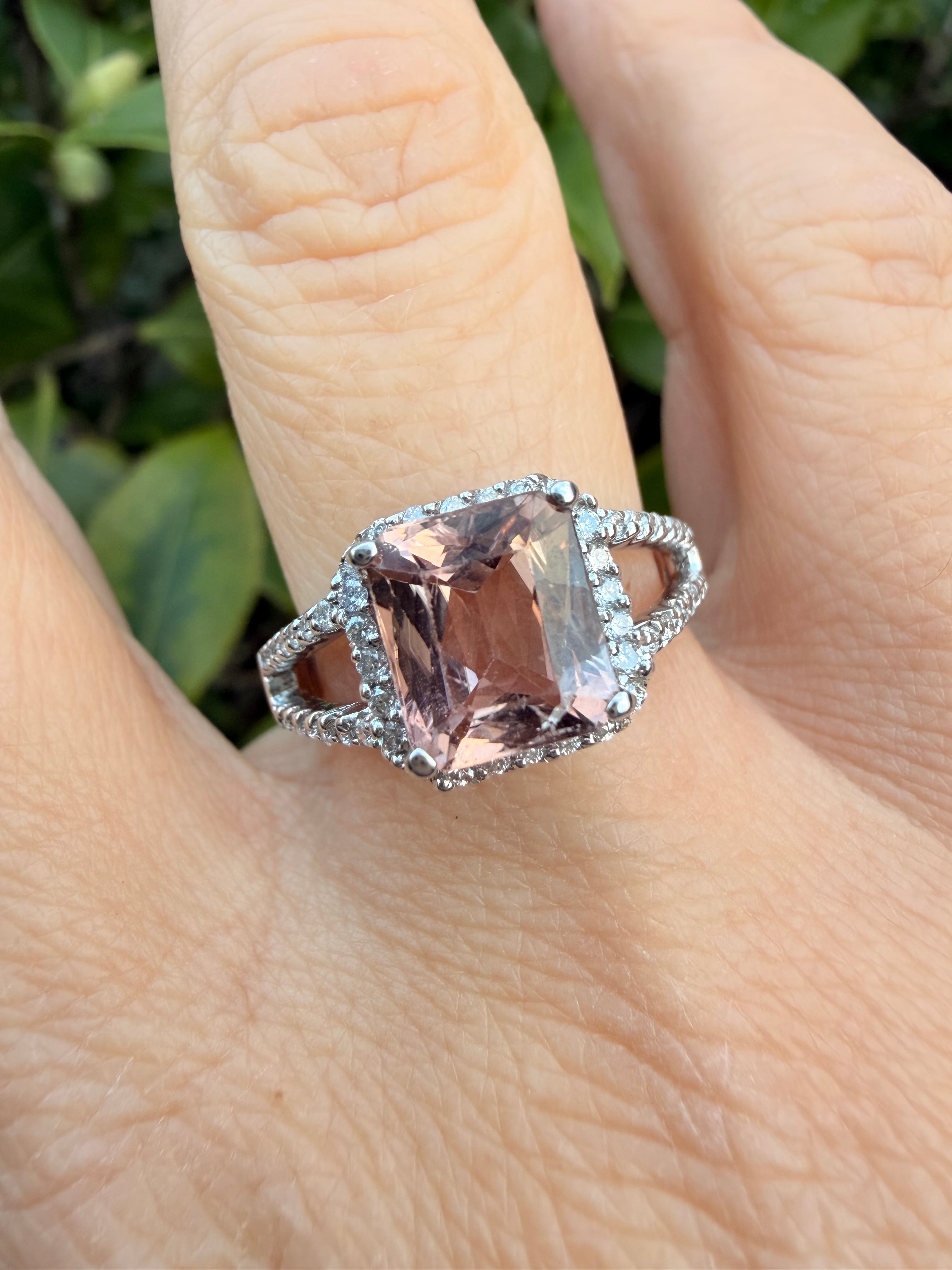 9k White Gold Natural Tourmaline And Natural Diamond Ring certified