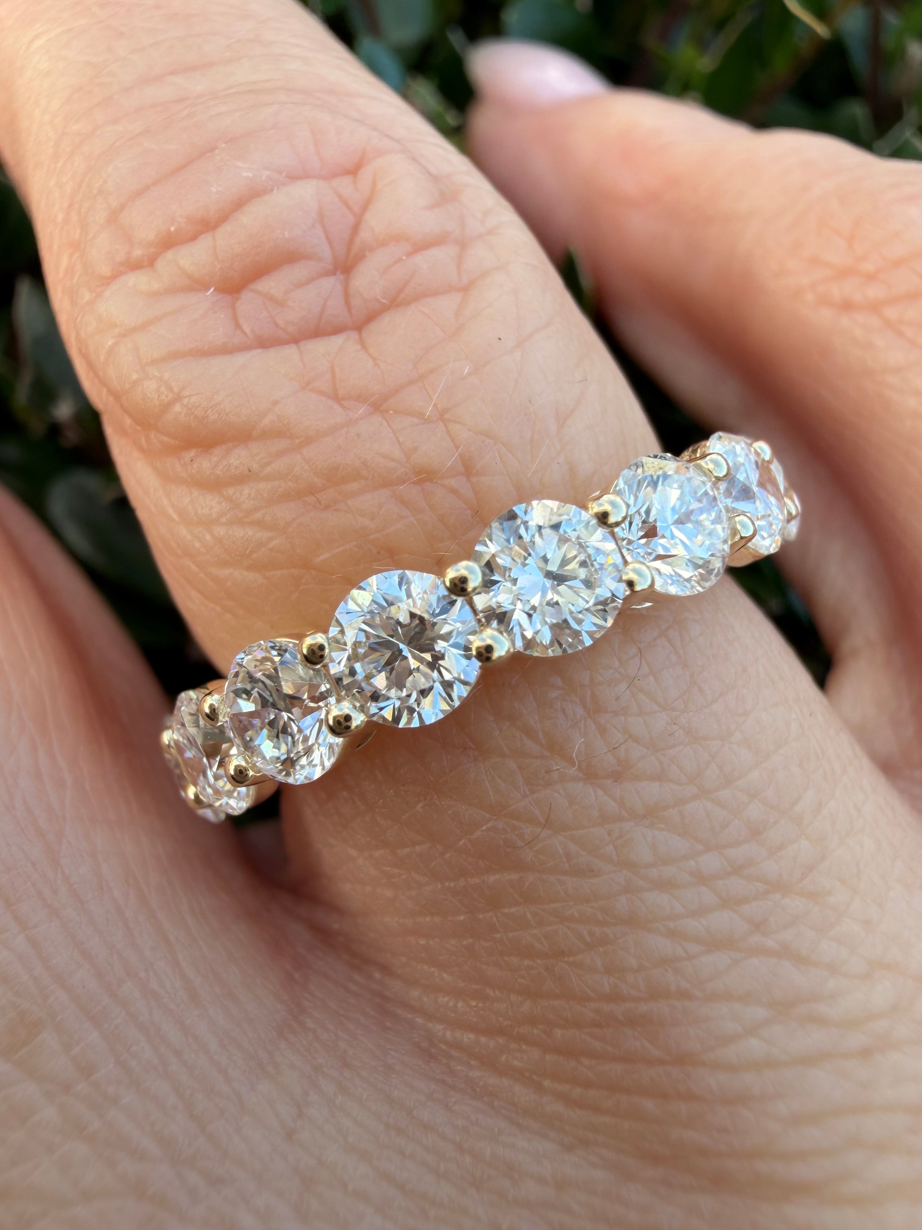 4.45ct round brilliant cut lab grown Diamond Full Eternity Ring 9k yellow Gold IGI certified