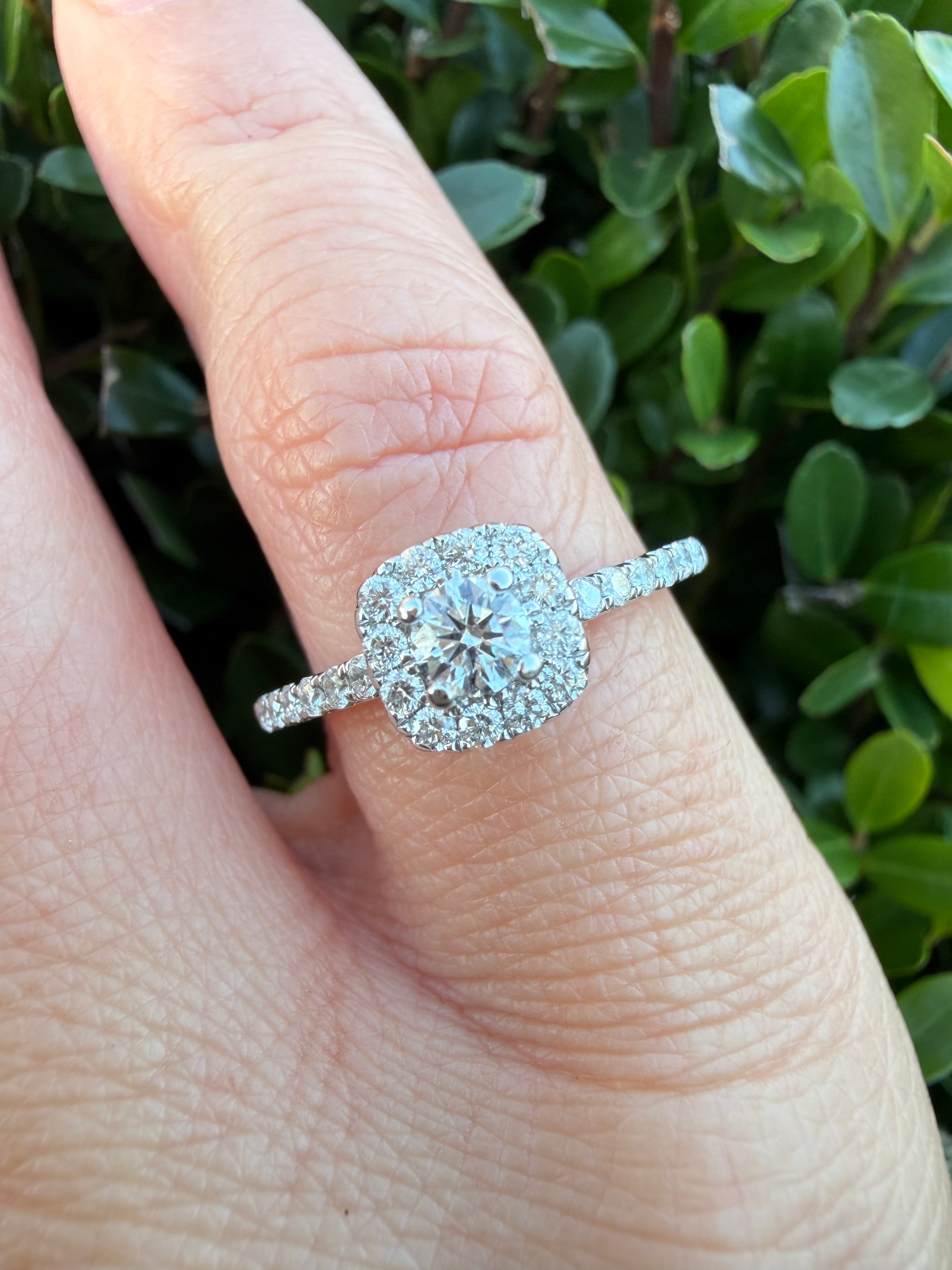 14k White Gold 0.37ct Natural Round Cut Diamond Halo Ring certified